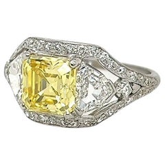 Art Deco Ausgefallener intensiv gelber Ring mit 2,12 Karat Diamant im Asscher-Schliff
