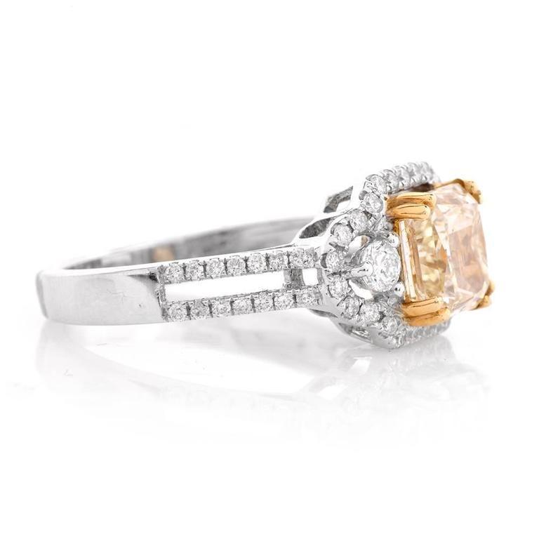 Fancy Light Yellow Diamond White Gold Engagement Ring In Excellent Condition In Miami, FL