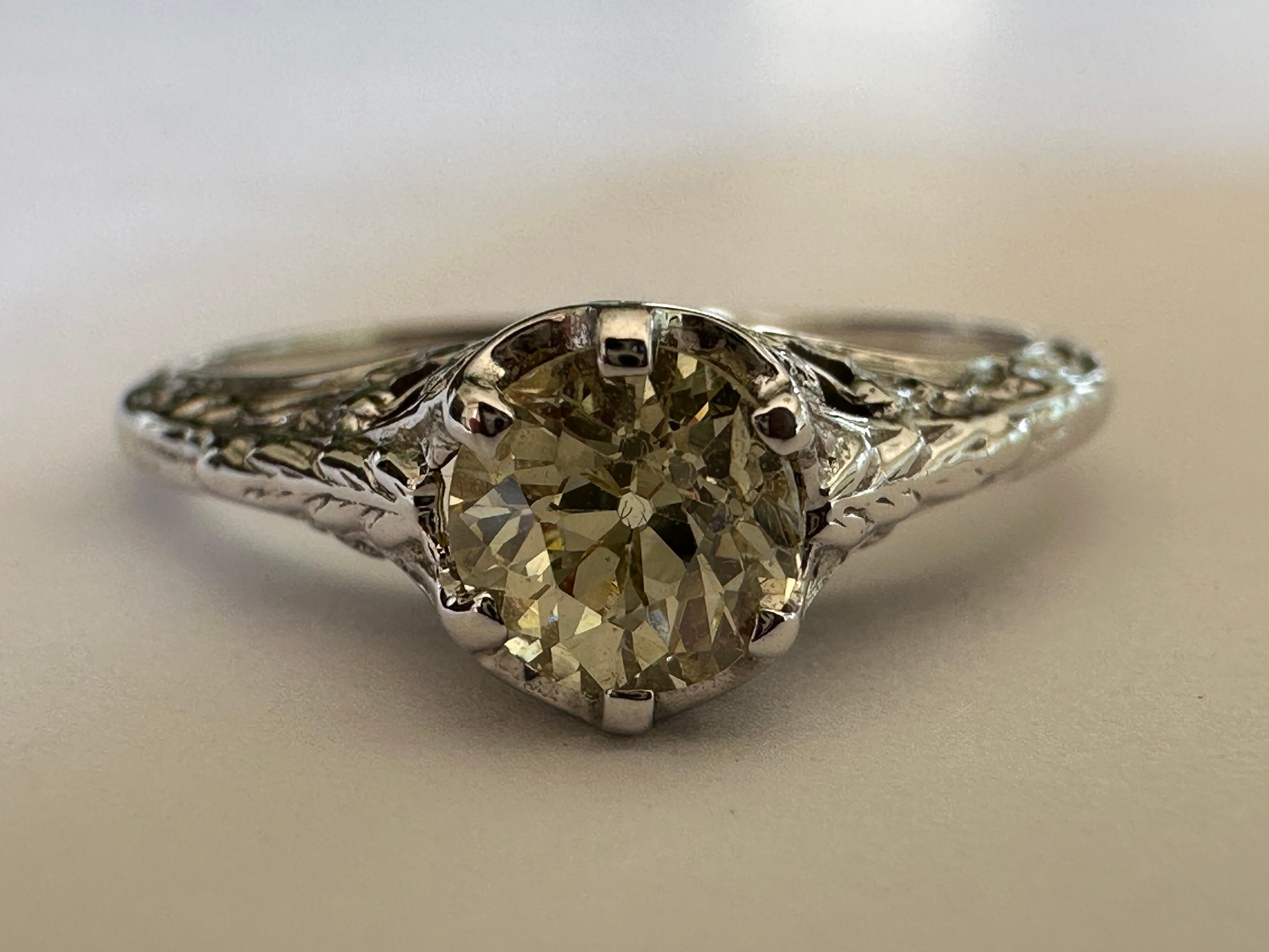 Art Deco Fancy Pale Yellow Diamond Solitaire and Filigree Ring  For Sale 3