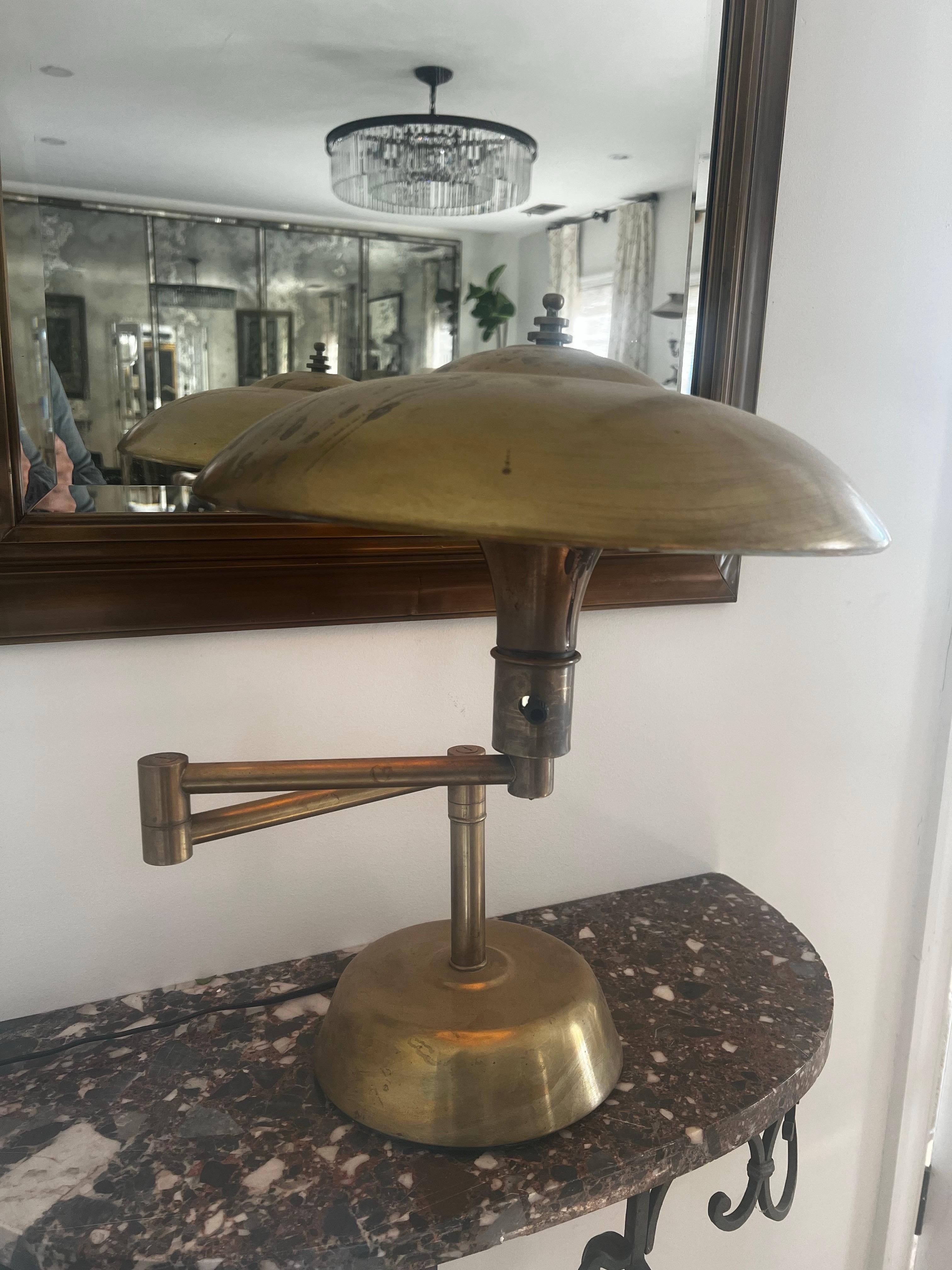 Lampe de bureau pivotante Art Déco Faries Guardsman - RARE paire disponible en vente 4