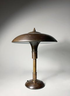 Lampada da tavolo Art Deco Faries "Guardsman" con finitura in bronzo normanno