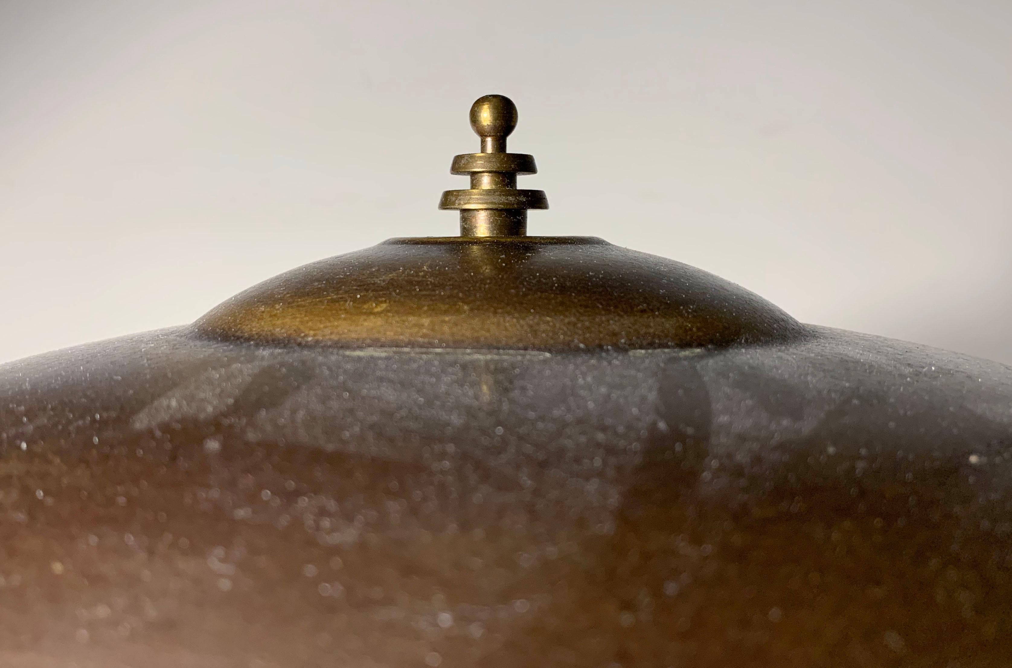 Art Deco Faries „Guardsman“ Tischlampe in „Normandy Bronze“-Finish, Art déco (20. Jahrhundert) im Angebot