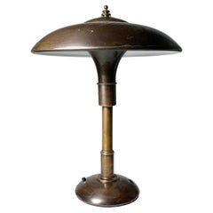 Art Deco Faries „Guardsman“ Tischlampe in „Normandy Bronze“-Finish, Art déco