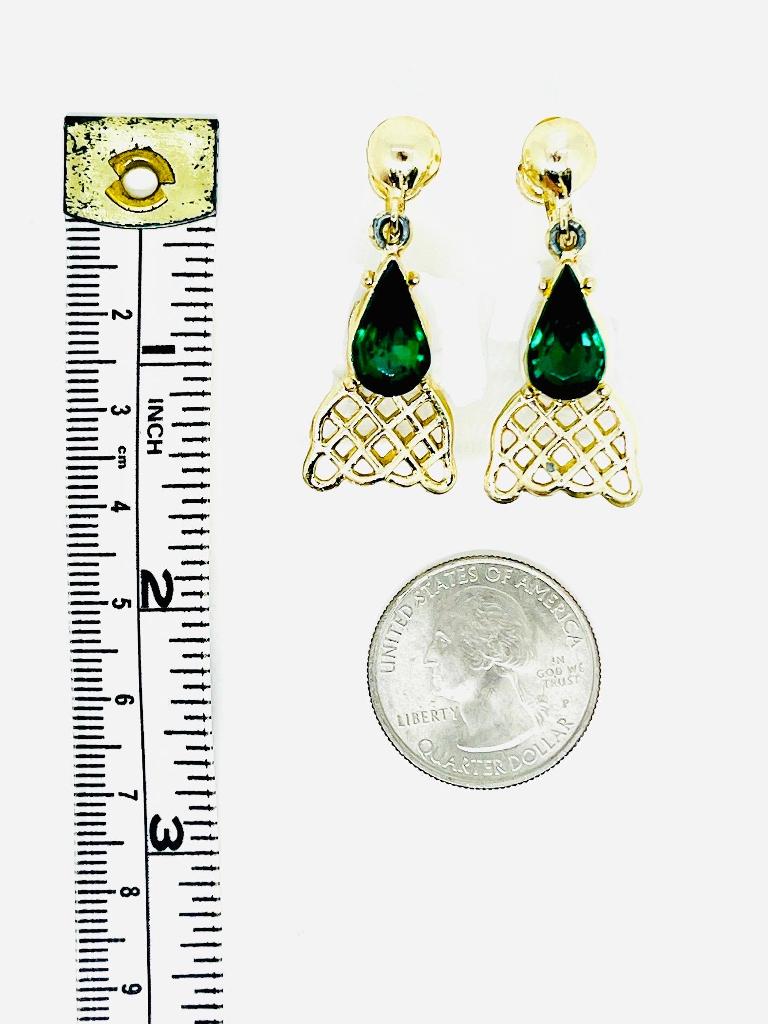 Orecchini a goccia finto verde smeraldo, geometrici, con chiusura a vite, Art Deco in vendita 4