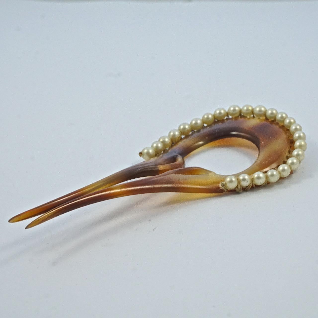 Art Deco Faux Tortoiseshell Two Prong Hair Comb with Faux Pearls In Good Condition For Sale In London, GB