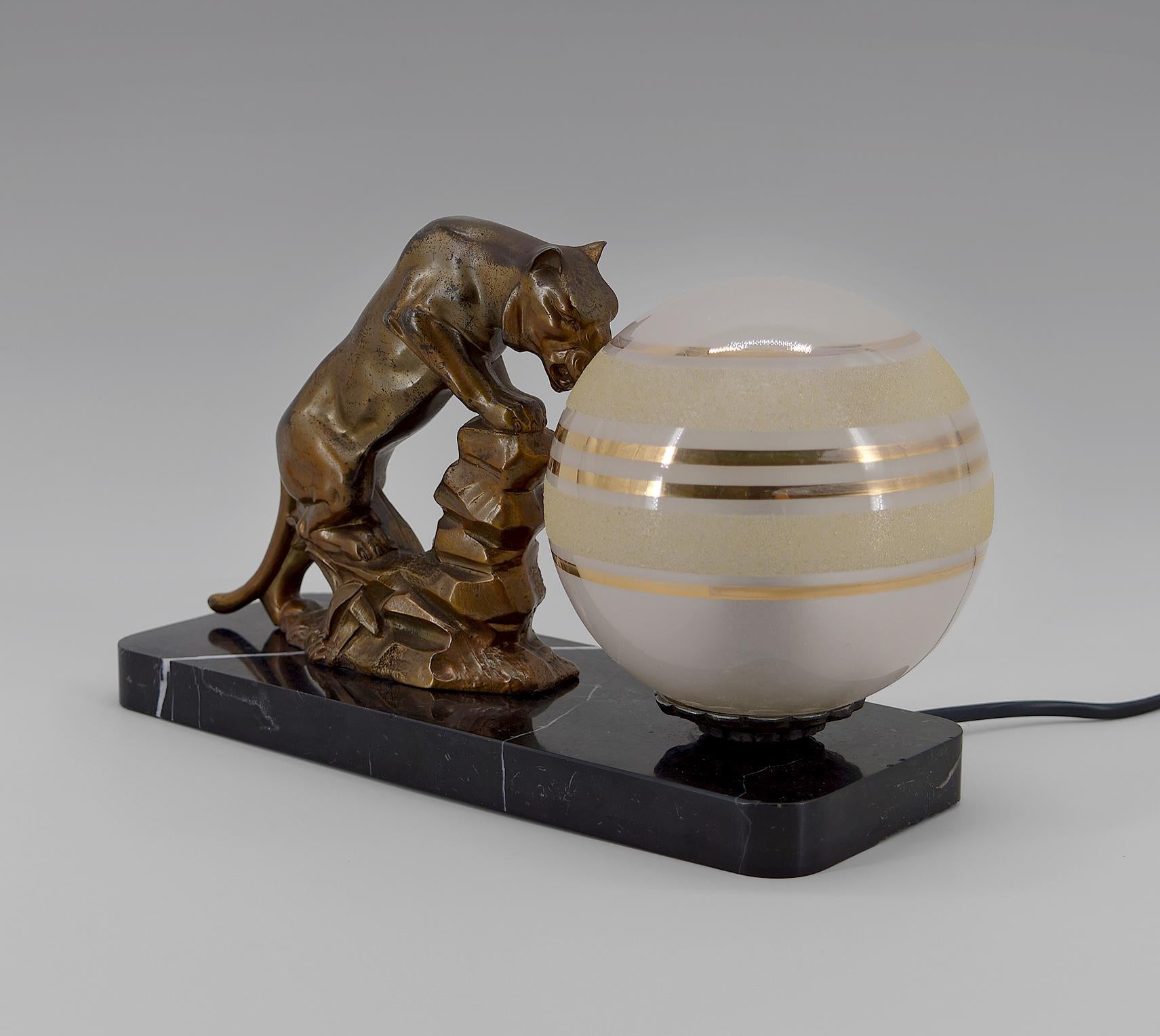 French Art Deco Feline Lamp, France, circa 1930 For Sale