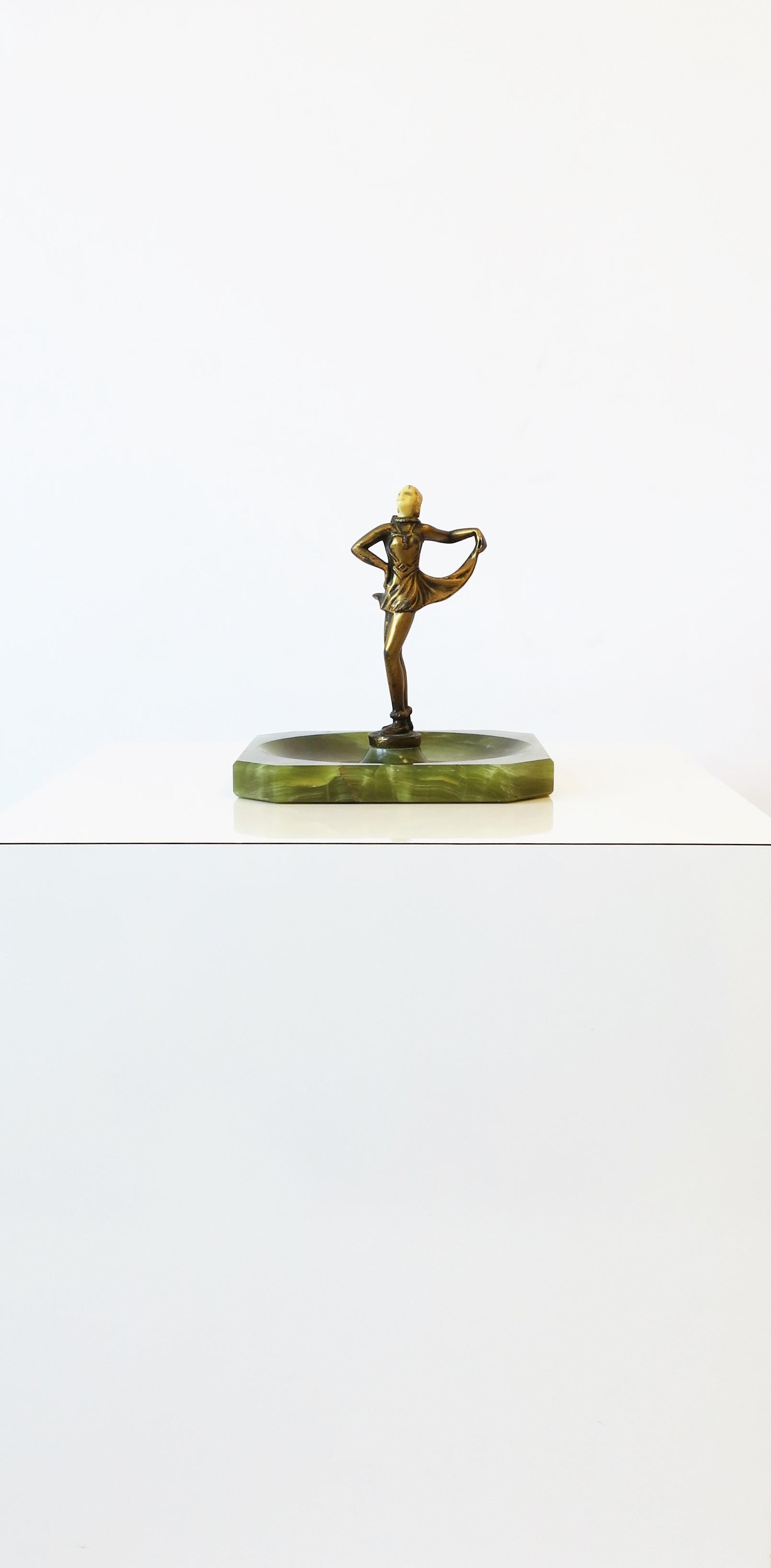 Art-Déco- Catchall aus Onyx-Marmor mit weiblicher Skulptur  im Angebot 5