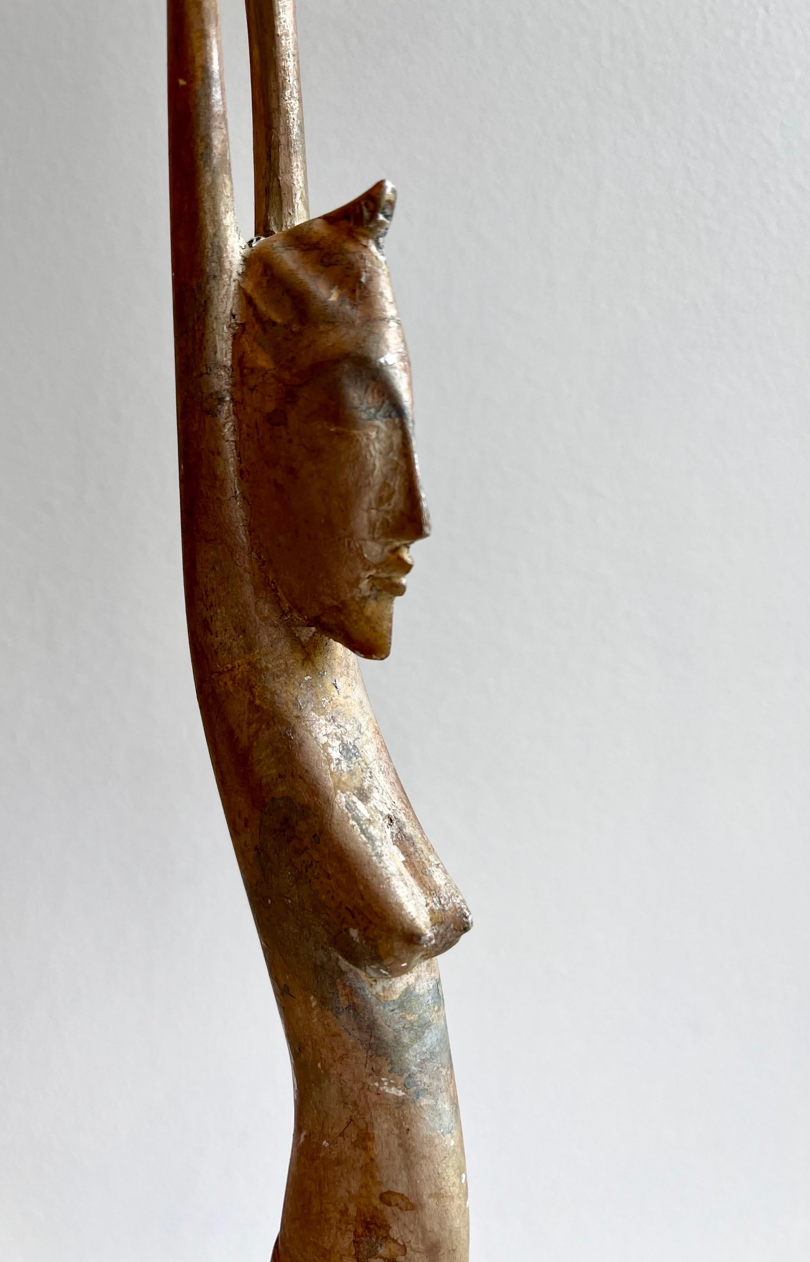 Scultura figurativa femminile Artistics su base in ottone e terazzo, artista sconosciuto in vendita 3