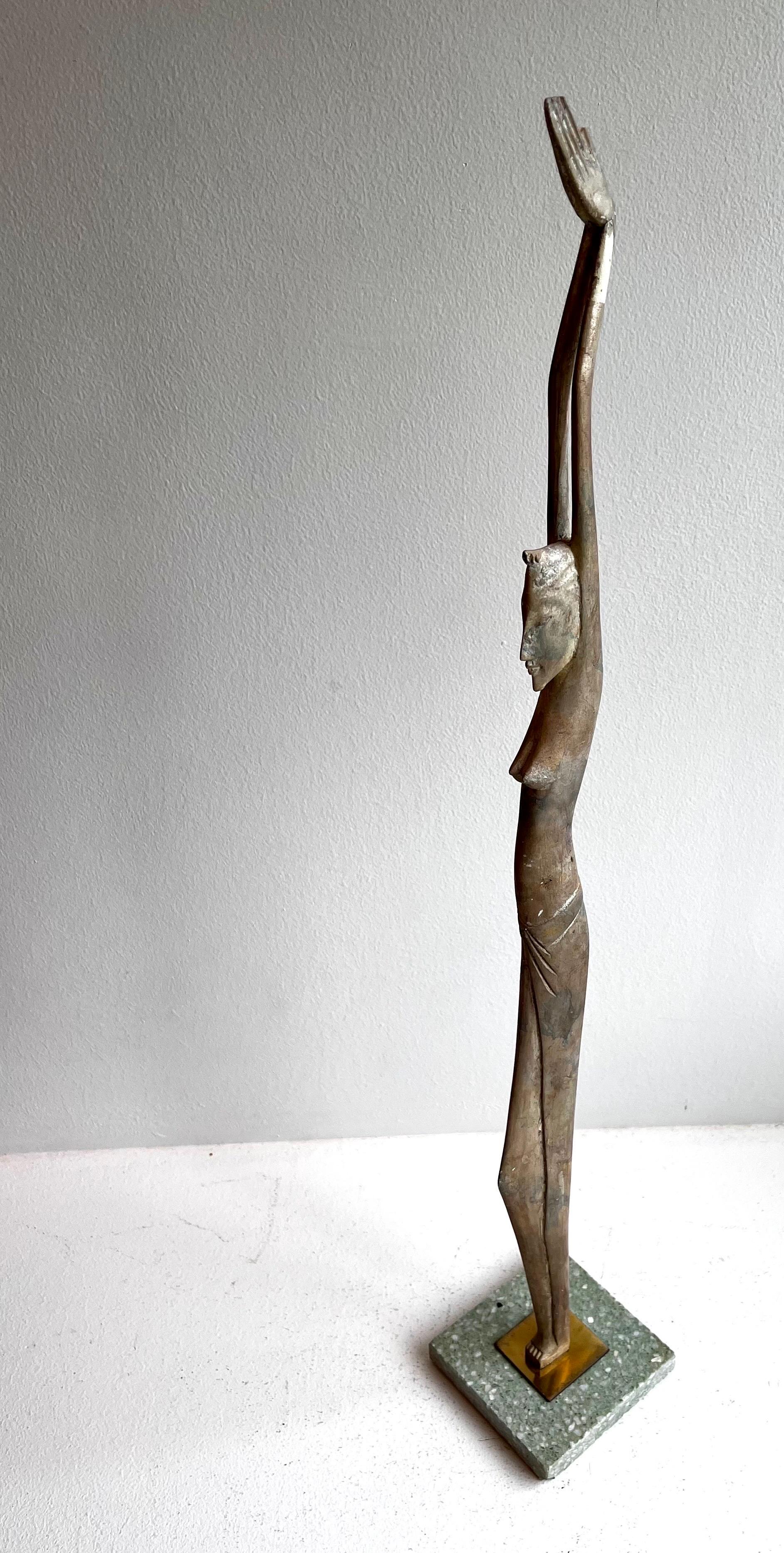 Americano Scultura figurativa femminile Artistics su base in ottone e terazzo, artista sconosciuto in vendita