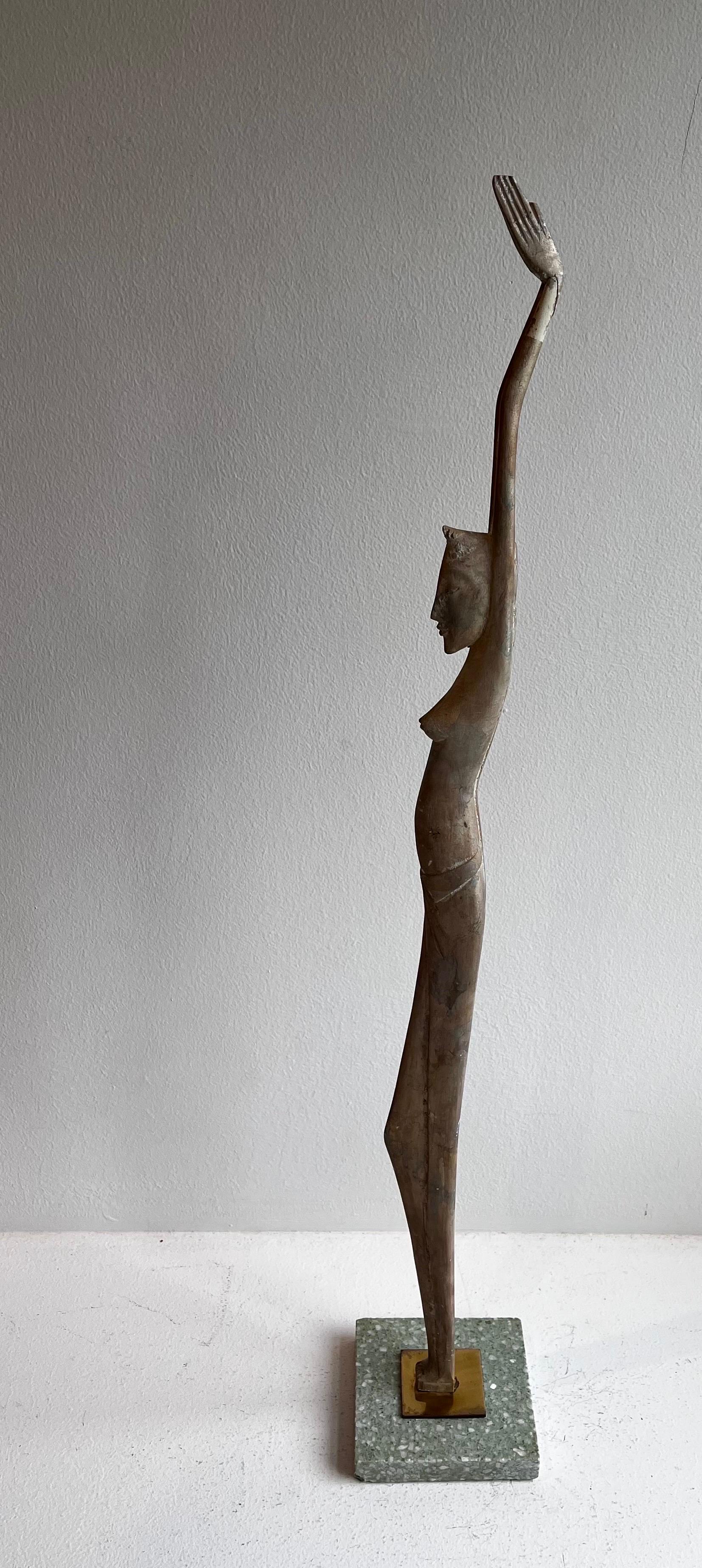 Scultura figurativa femminile Artistics su base in ottone e terazzo, artista sconosciuto In condizioni buone in vendita a Philadelphia, PA