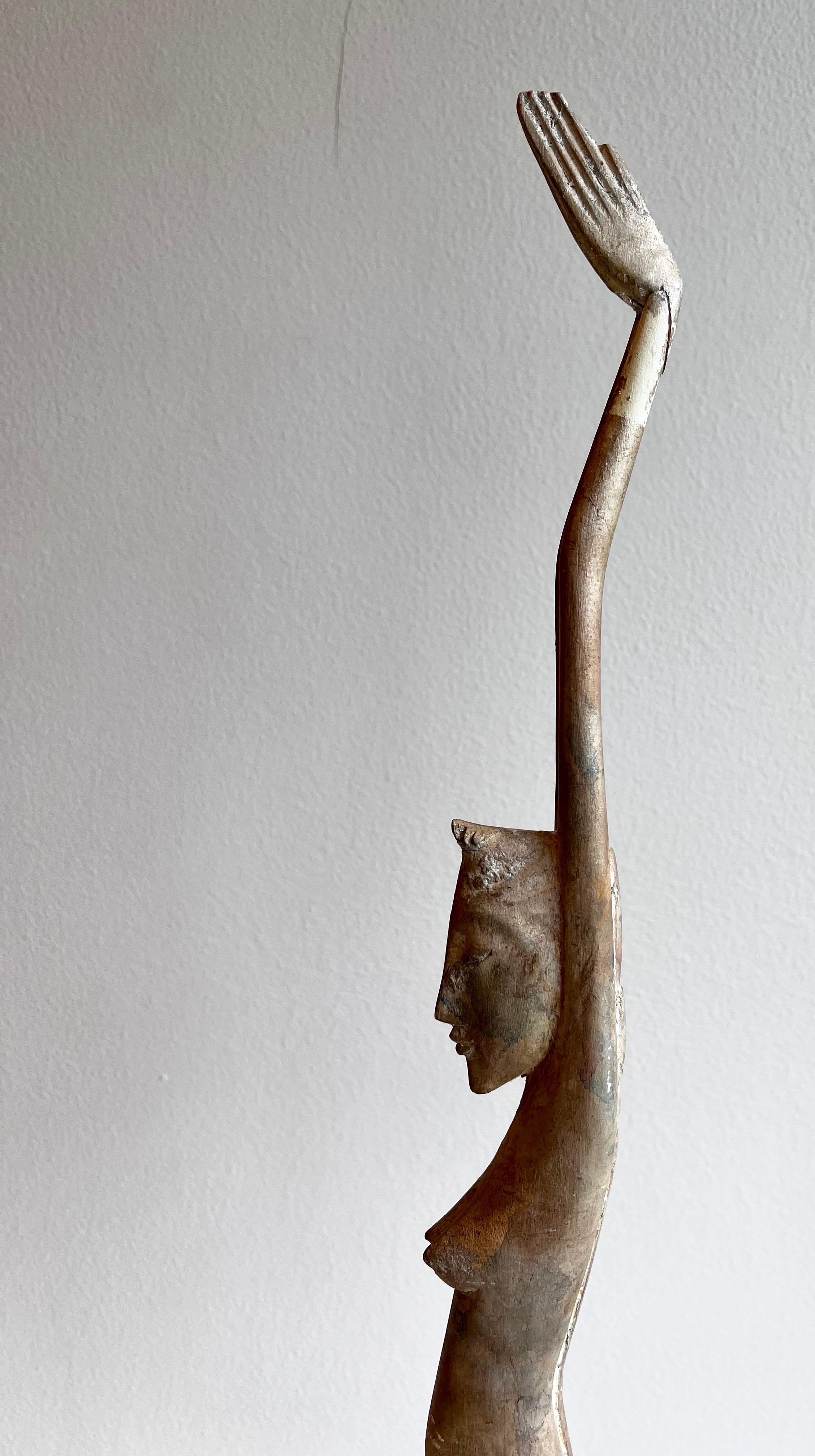 Conifera Scultura figurativa femminile Artistics su base in ottone e terazzo, artista sconosciuto in vendita