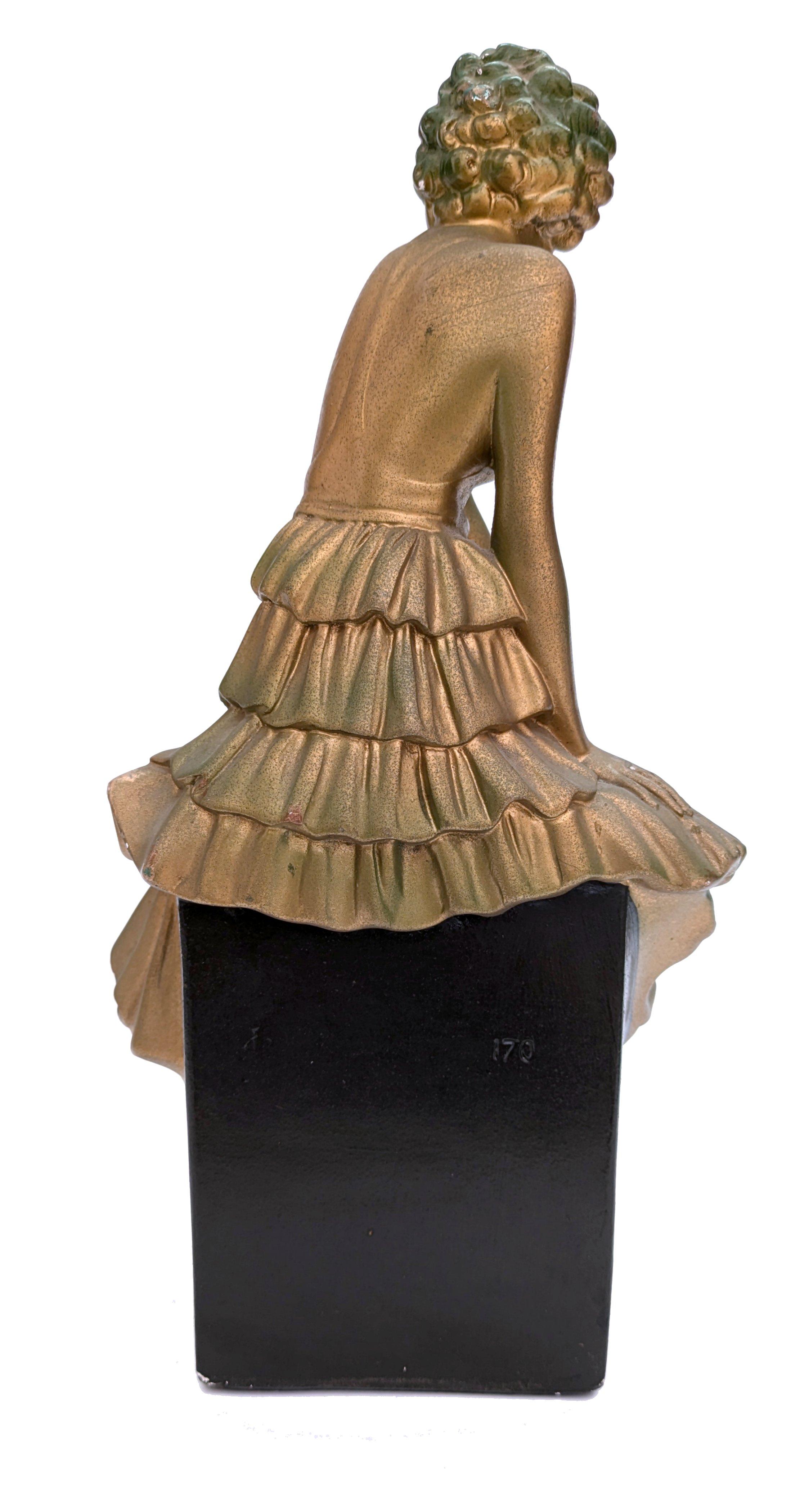 Anglais Figure féminine Art déco, Angleterre, vers 1930 en vente