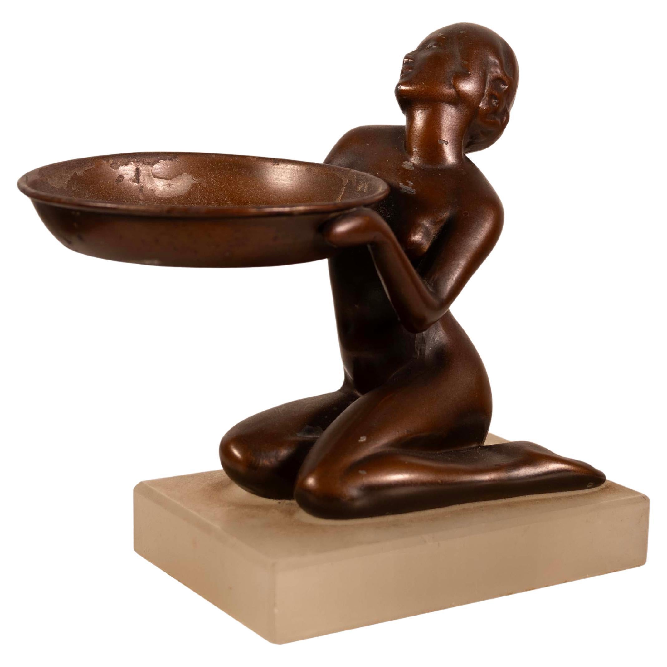 Escultura Art Decó Femenina Desnuda de Bronce Jabonera o Baratija sobre Base de Lucite