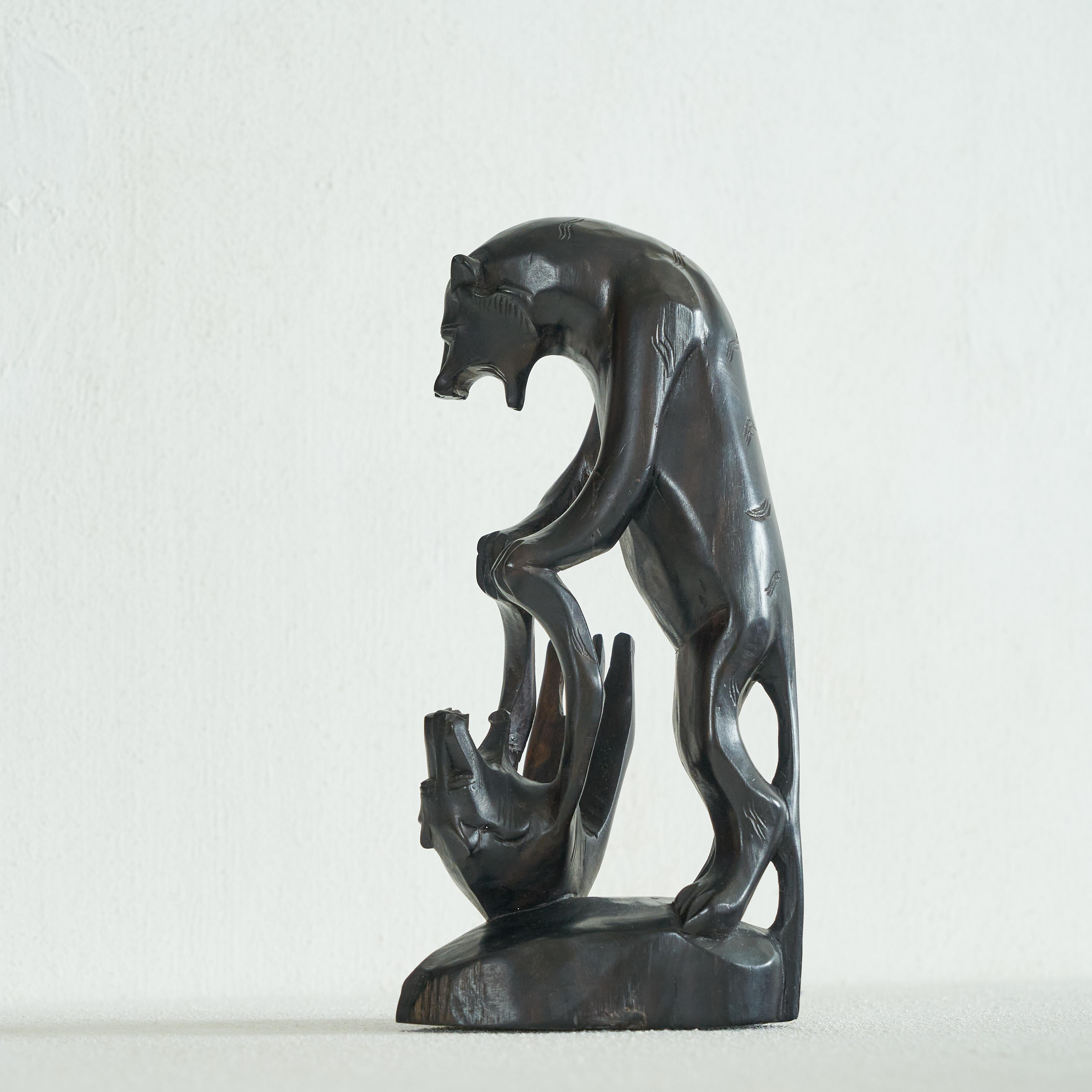 Skulptur „Fighting Panthers“ aus Holz, Art déco (Unbekannt) im Angebot