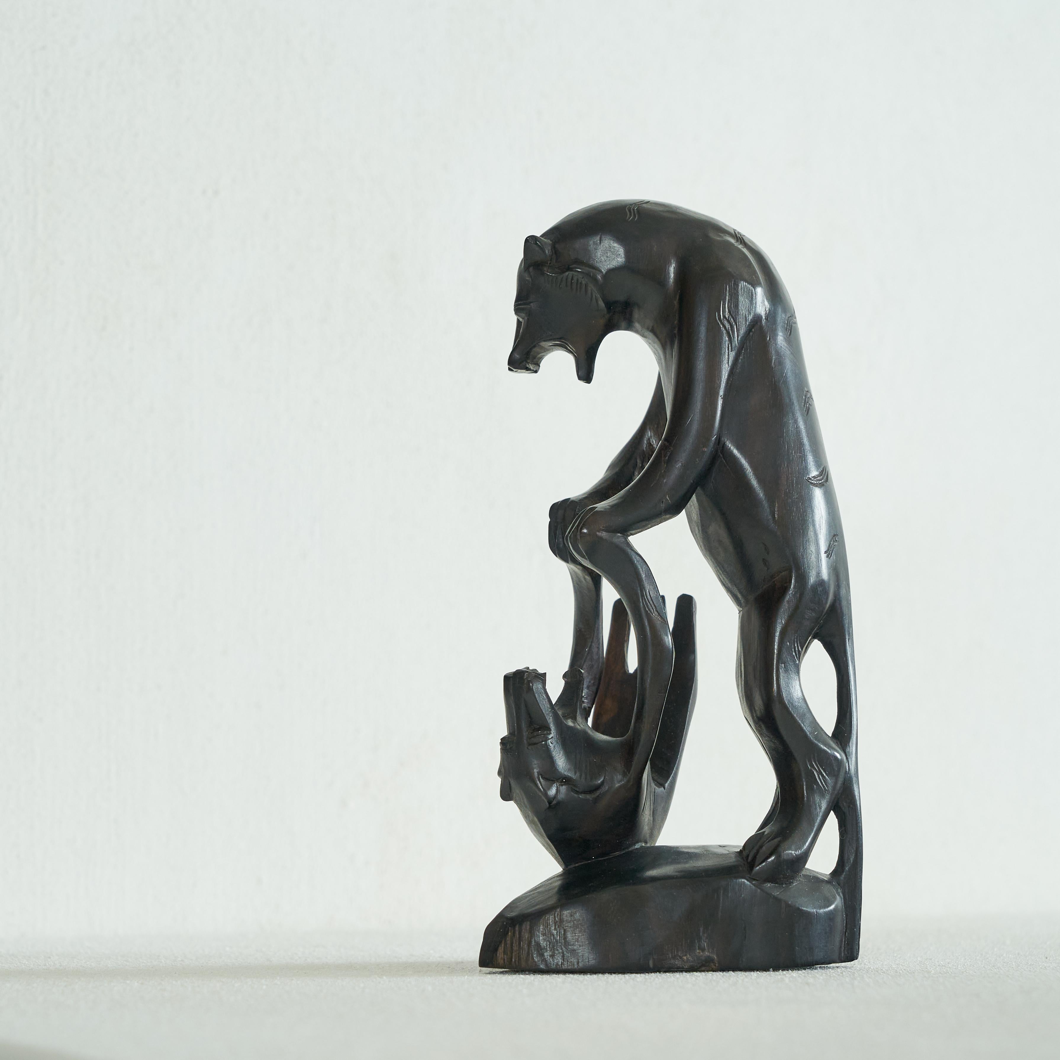 Art Deco Fighting Panthers Sculpture in Wood In Good Condition For Sale In Tilburg, NL