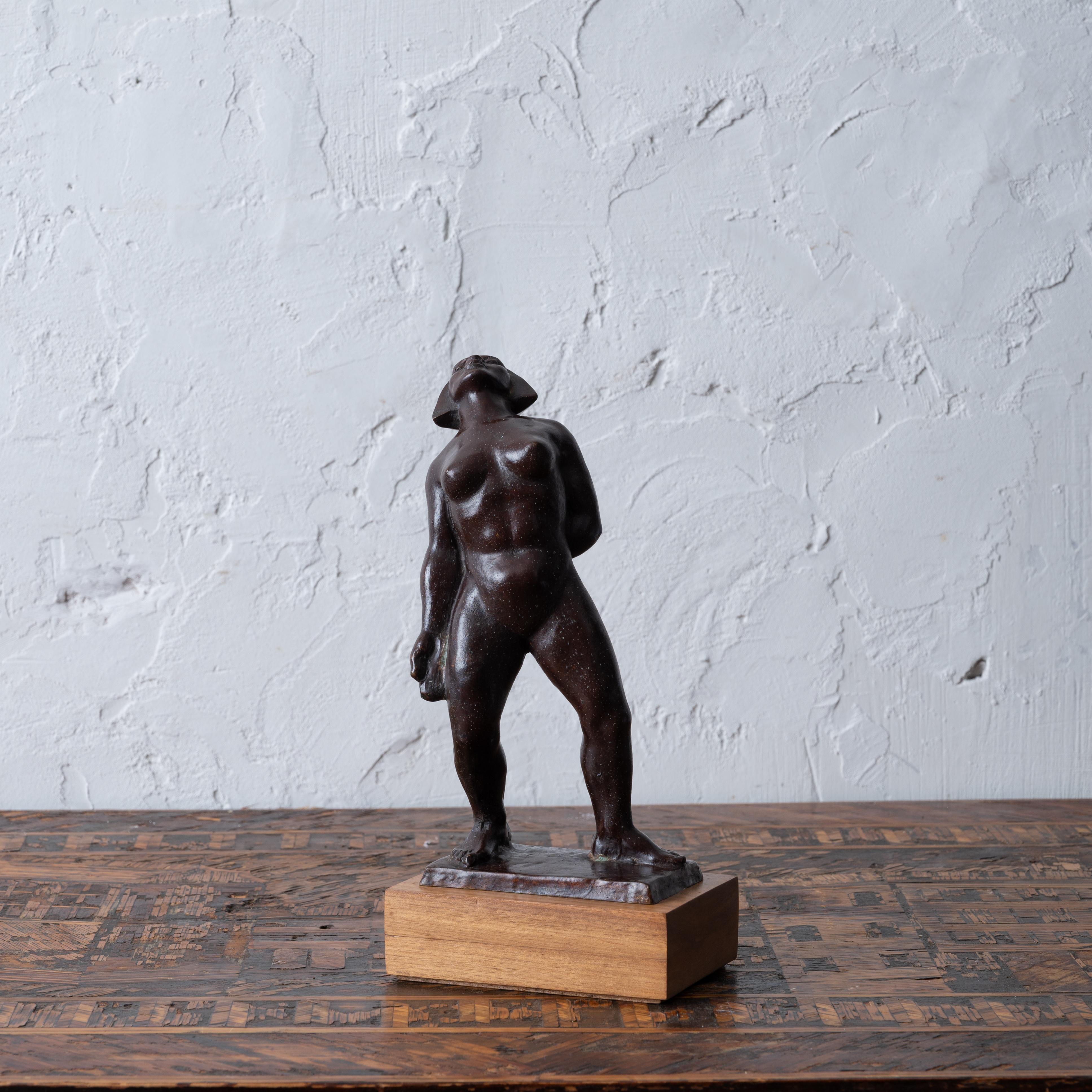 Rosario Russell Fiore
(Americano, 1908-1994)

Nudo figurato Art Déco in bronzo, anni '30

5 pollici di larghezza, 3 pollici e mezzo di profondità e 10 pollici e mezzo di altezza

Rosario R. Fiore è stato un importante scultore americano e membro