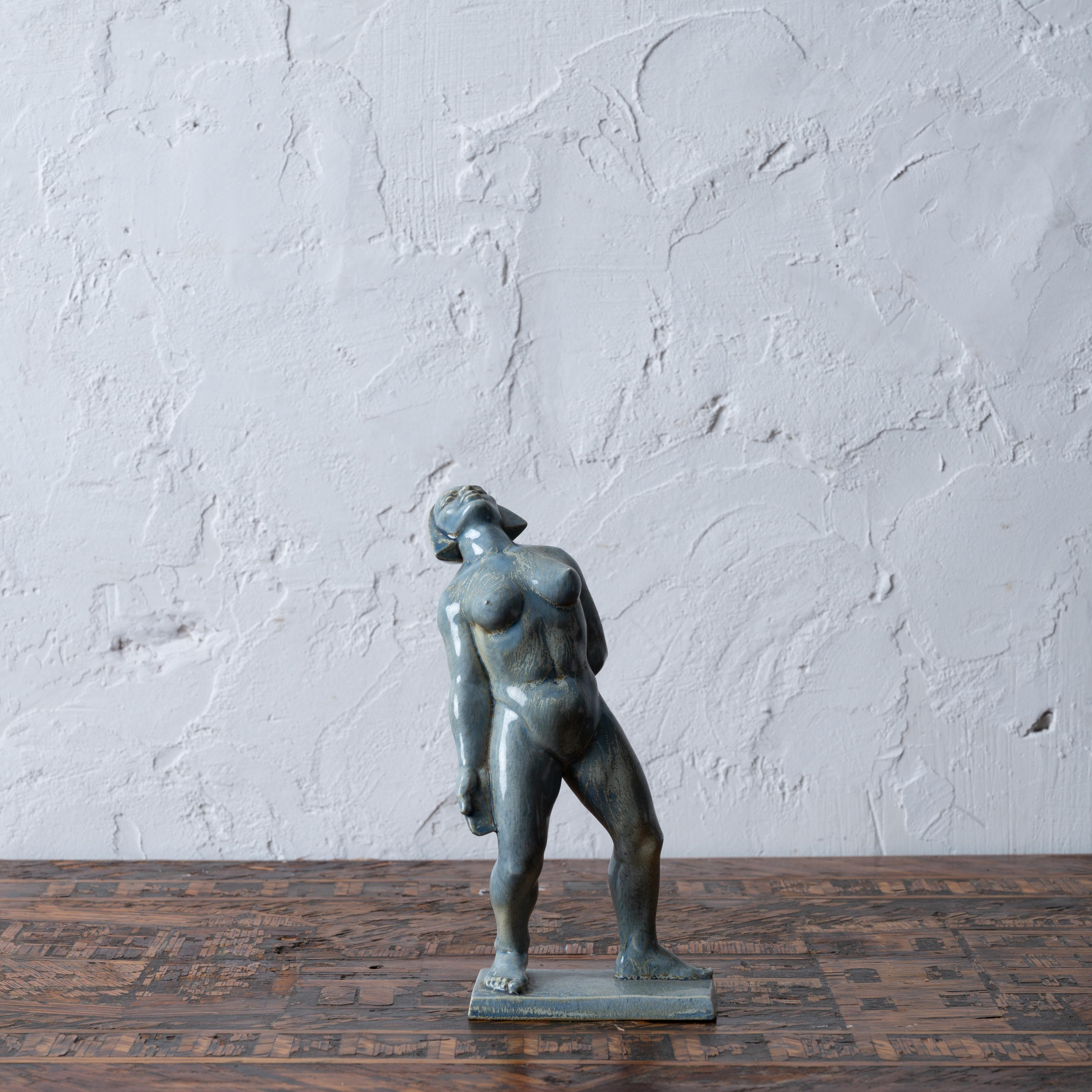 Americano Scultura figurativa in ceramica Art Déco di Rosario R. Fiore, anni '30 in vendita