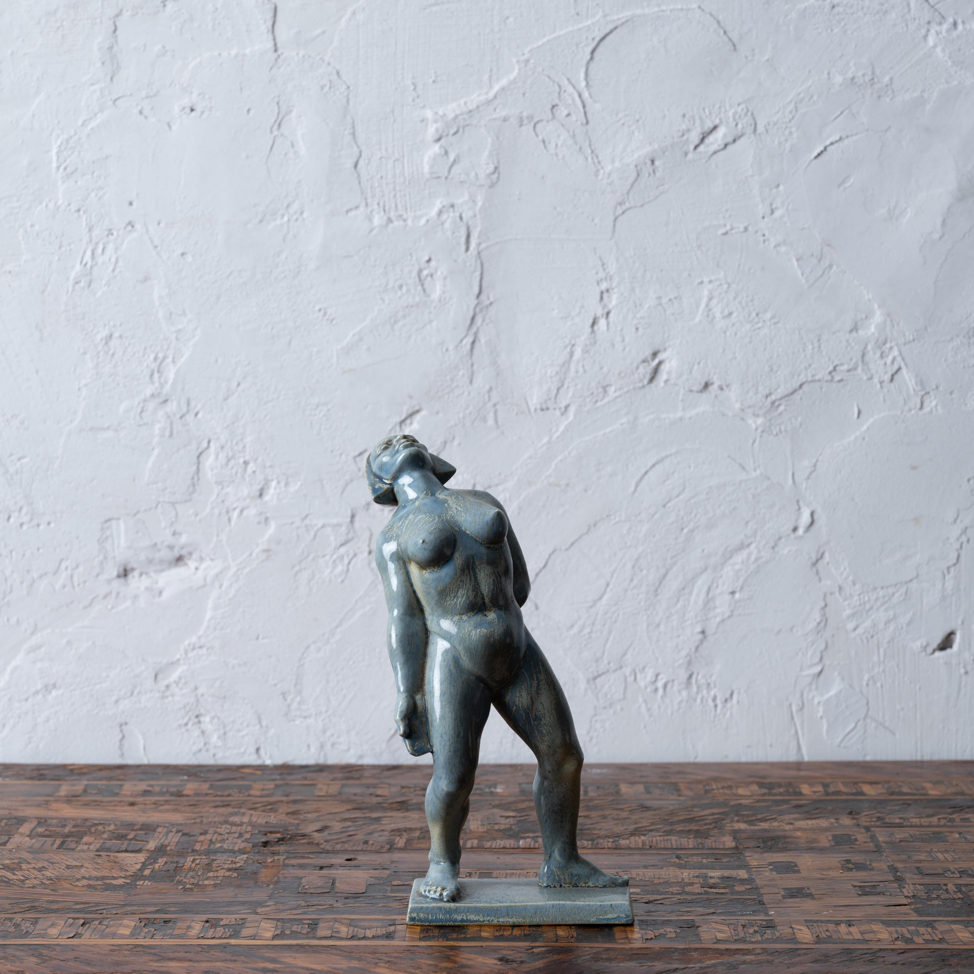 Scultura figurativa in ceramica Art Déco di Rosario R. Fiore, anni '30 in vendita 1