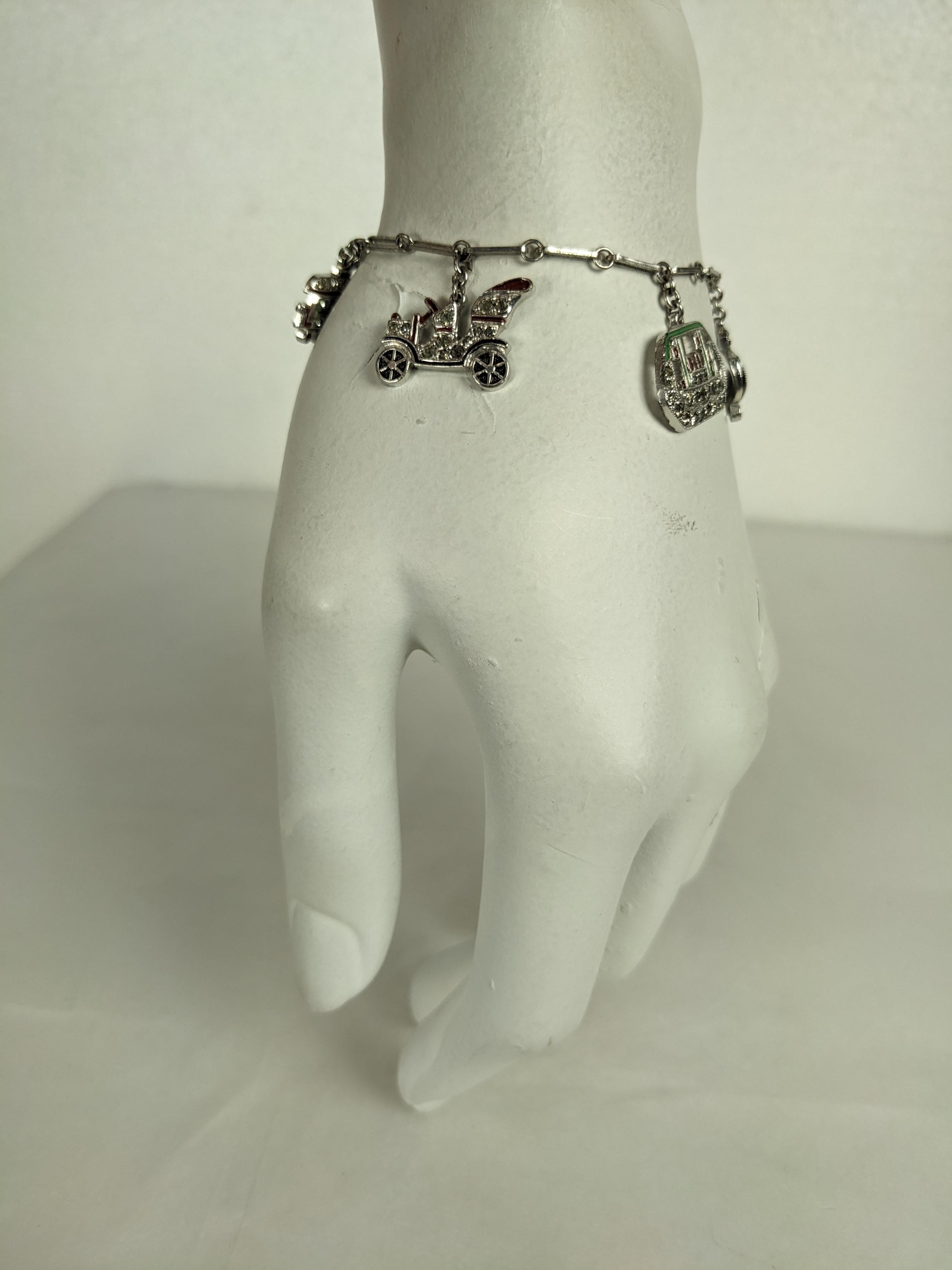 Bracciale con charme figurato Art Deco in vendita 3