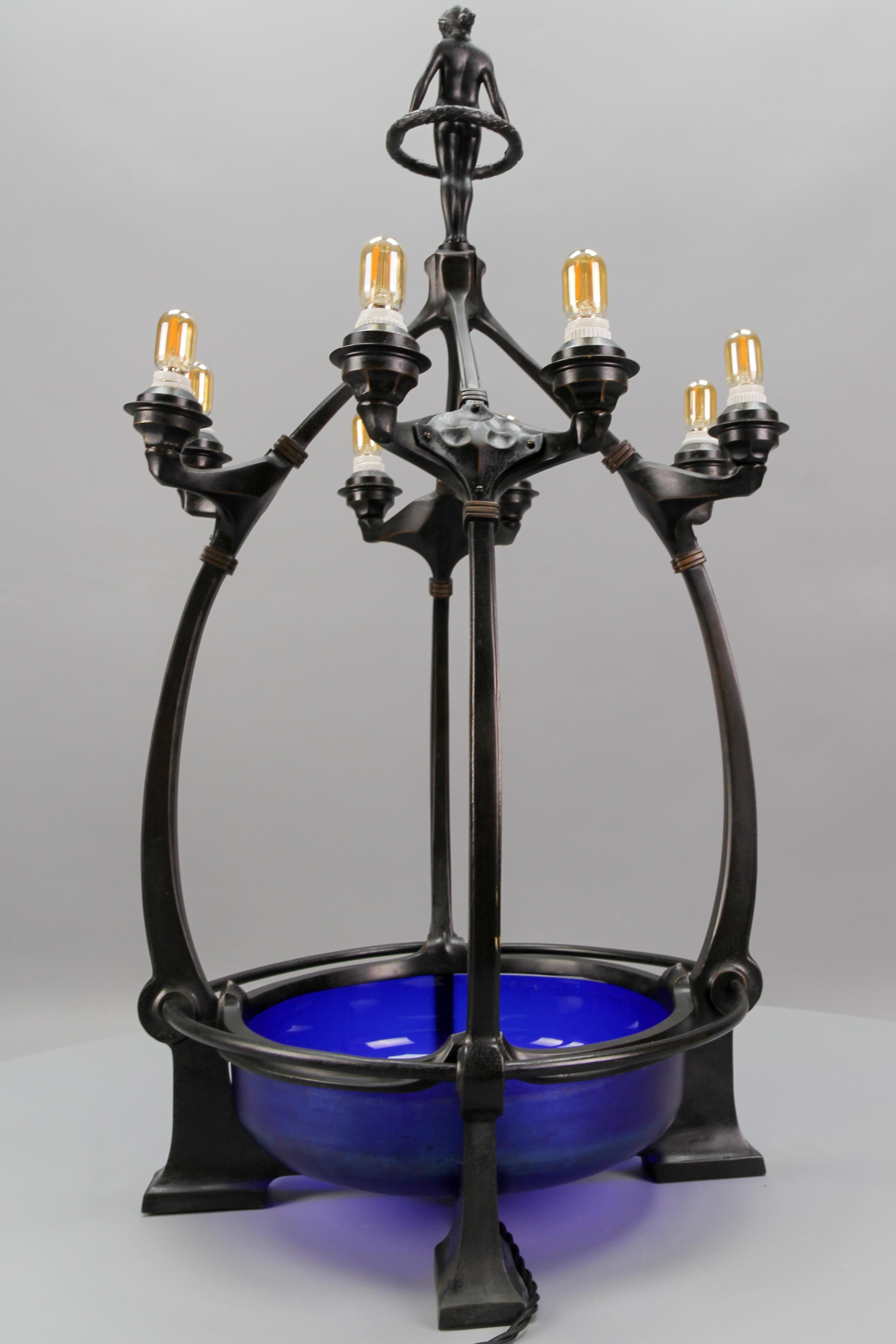 Figurale achtflammige Art-Déco-Tischlampe mit blauem schillerndem Glas im Art déco-Stil, 1930er Jahre im Angebot 6