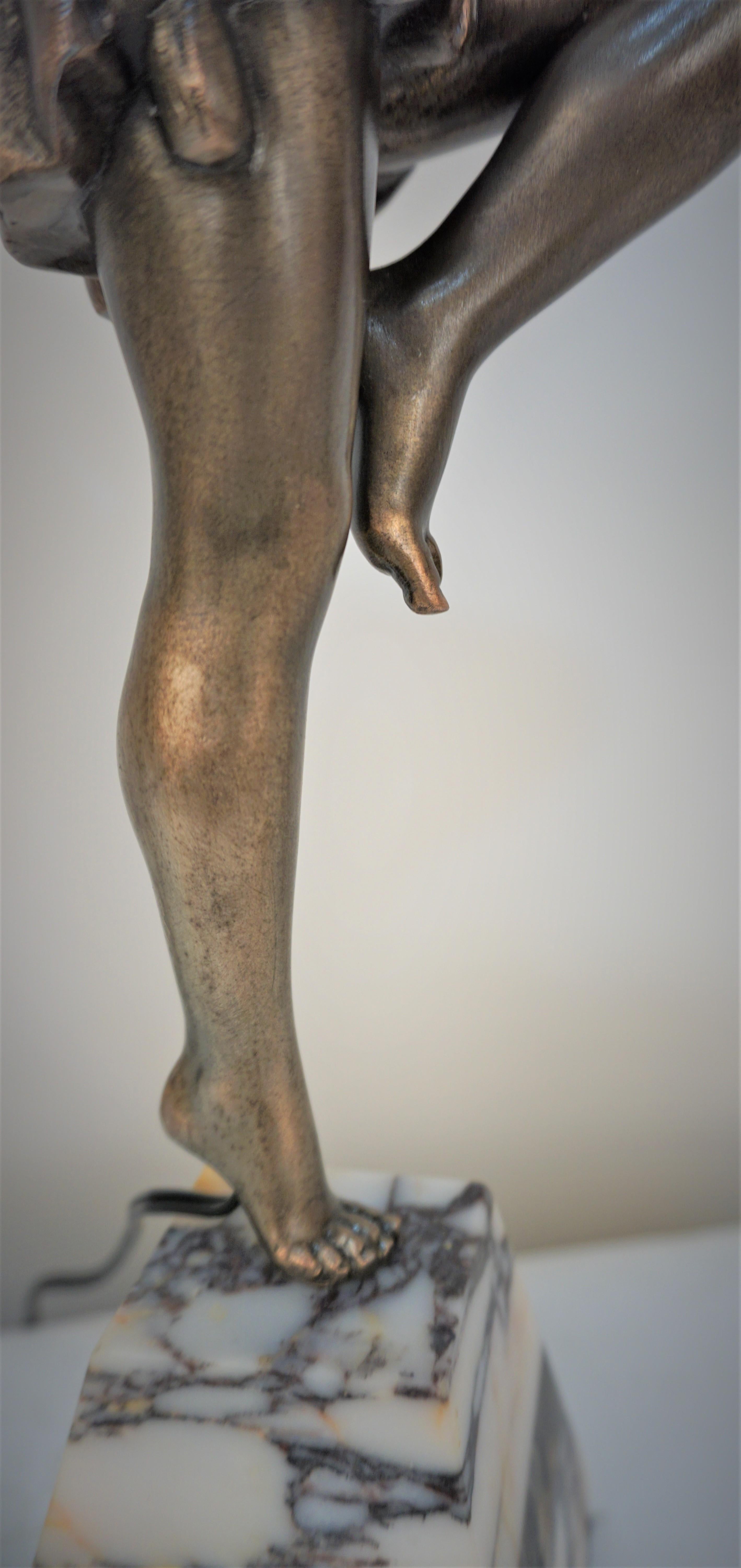 Art Deco figural Holding a Globe Table Lamp by Fabrication Francaise Paris In Good Condition In Fairfax, VA