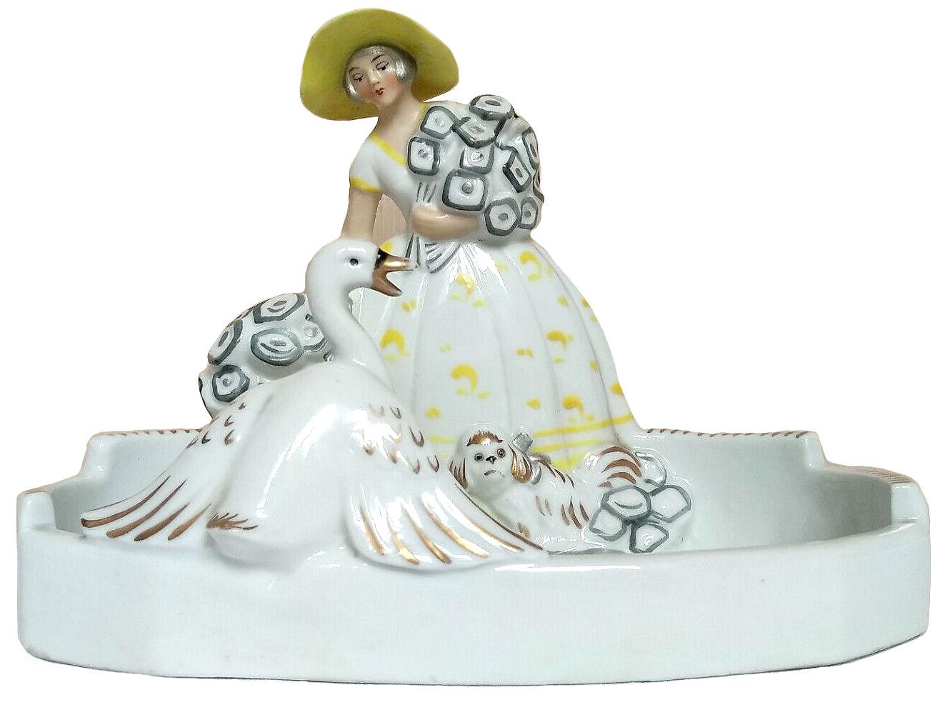 Art Deco Figural Porcelain Vide-Poche, French, c1930 3