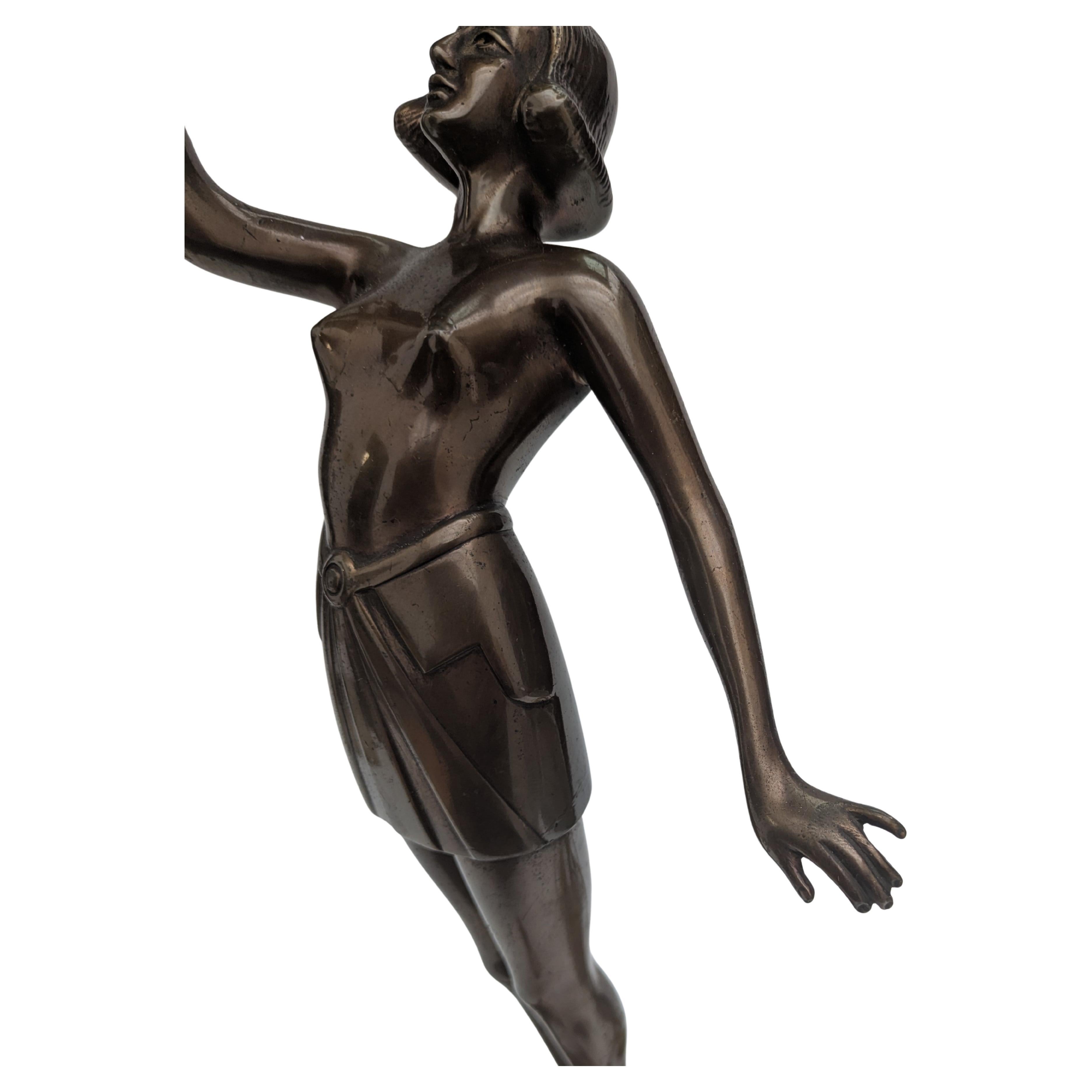 Art Deco Figural Table Lamp, English, circa 1930 For Sale 1
