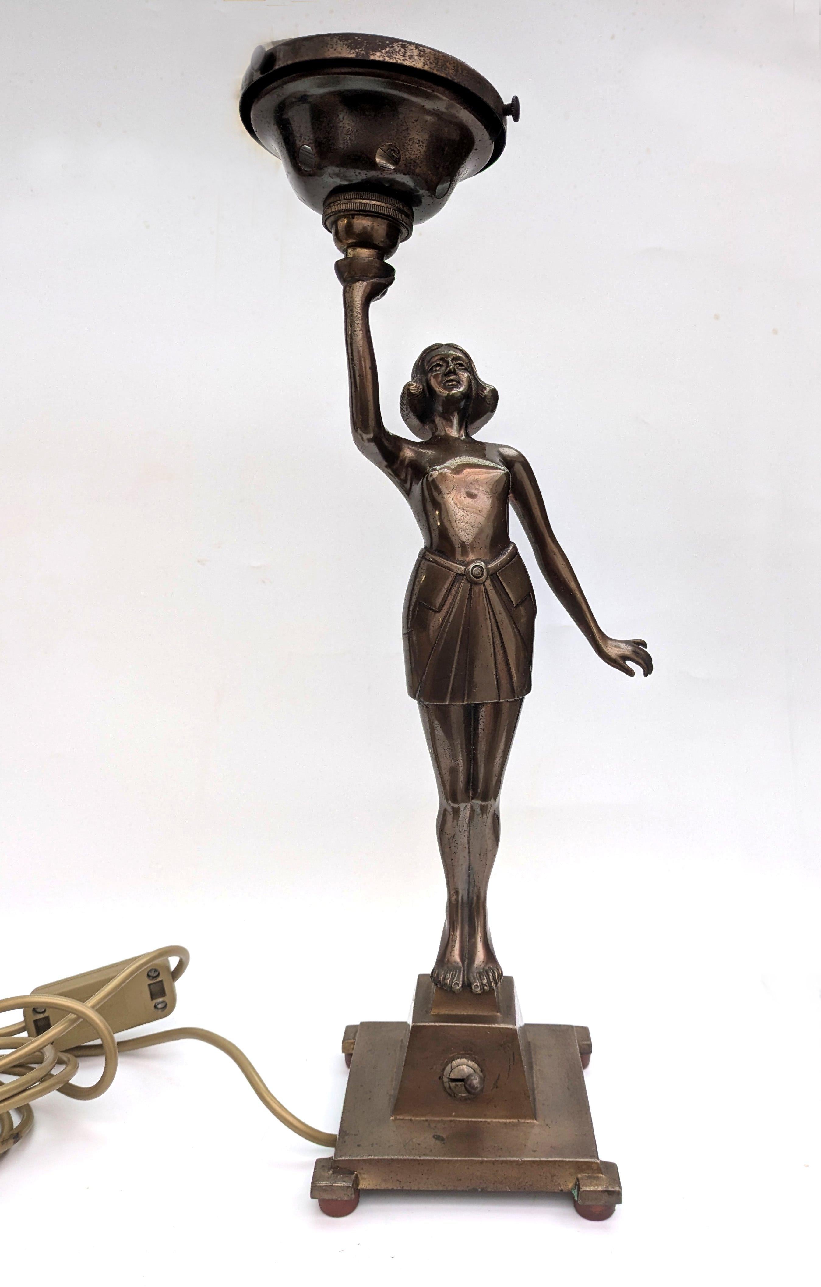 Lampe de table figurative Art déco, anglaise, vers 1930 en vente 1