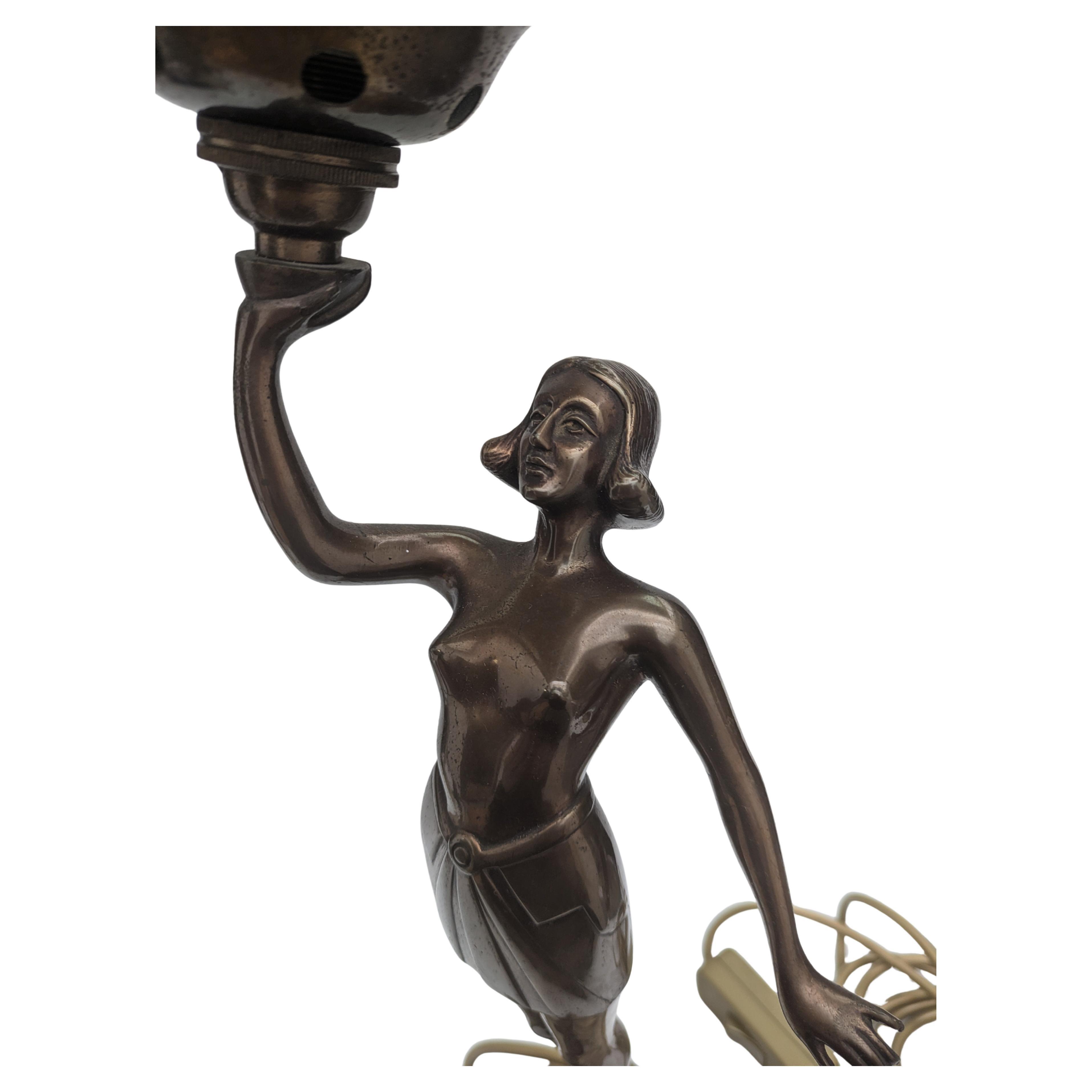 Art Deco Figural Table Lamp, English, circa 1930 For Sale 3