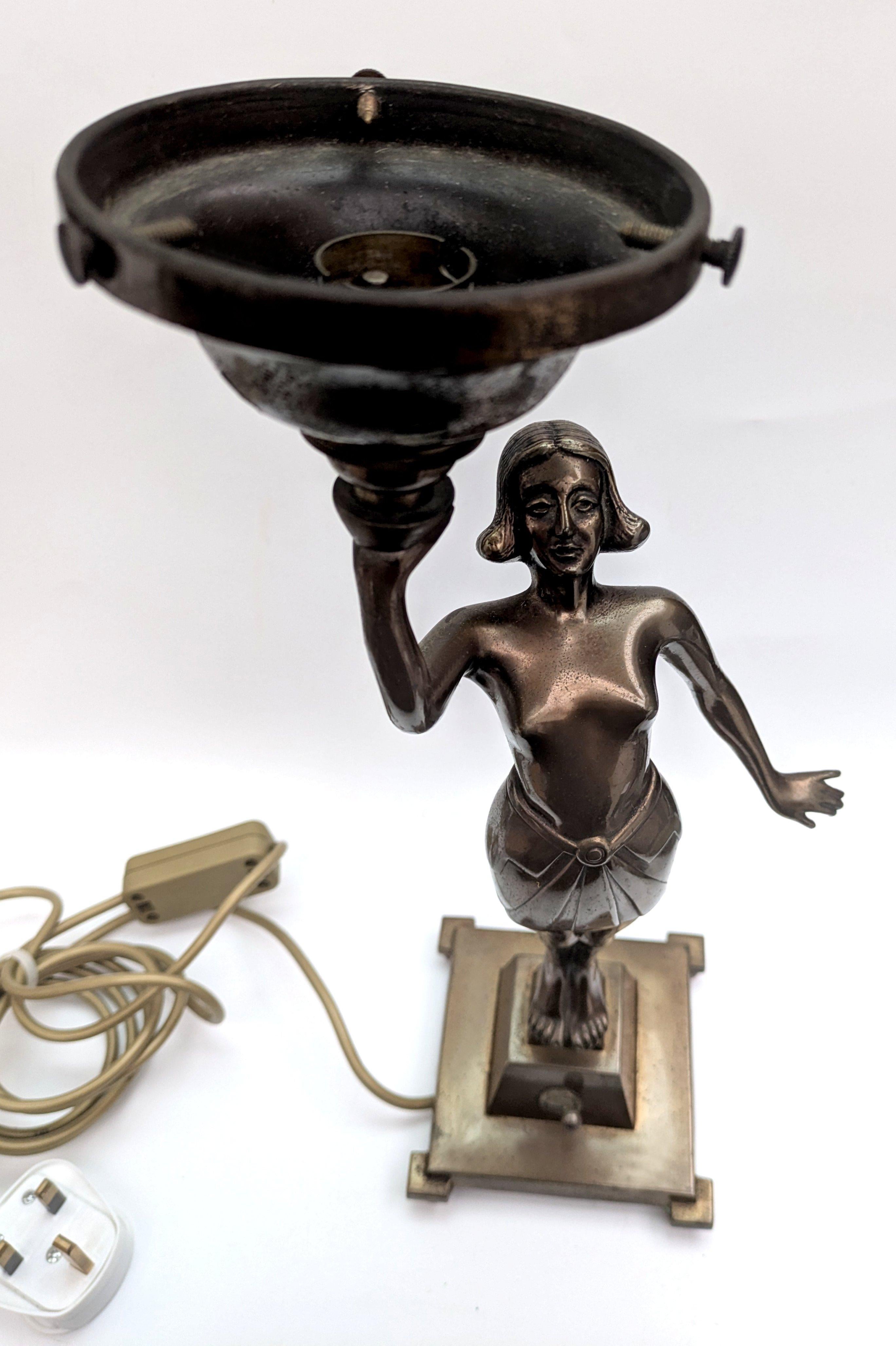 Lampe de table figurative Art déco, anglaise, vers 1930 en vente 3
