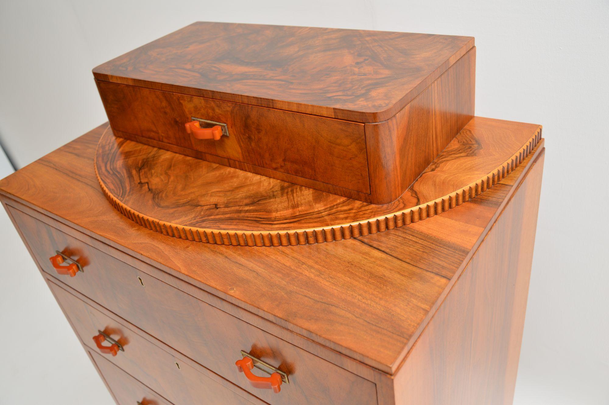 Art Deco Figured Walnut Chest of Drawers In Good Condition In London, GB