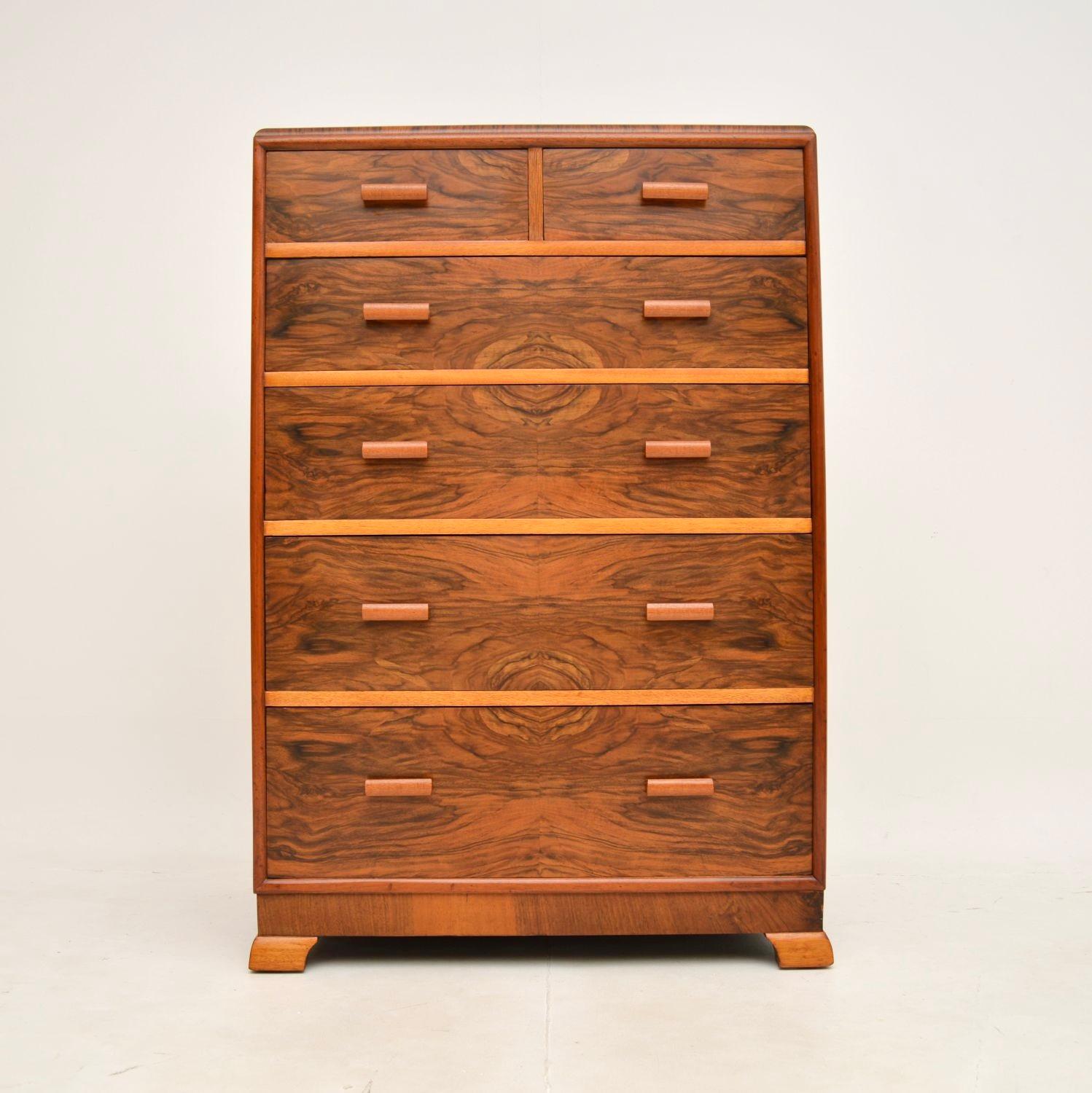 Art Deco Figured Walnut Chest of Drawers In Good Condition For Sale In London, GB