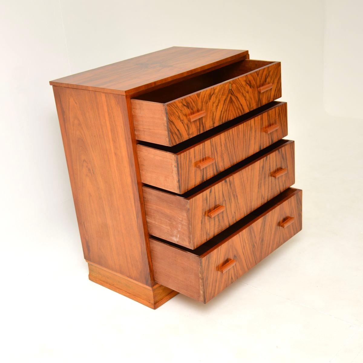 Britannico Art Deco Figured Walnut Chest of Drawers in vendita