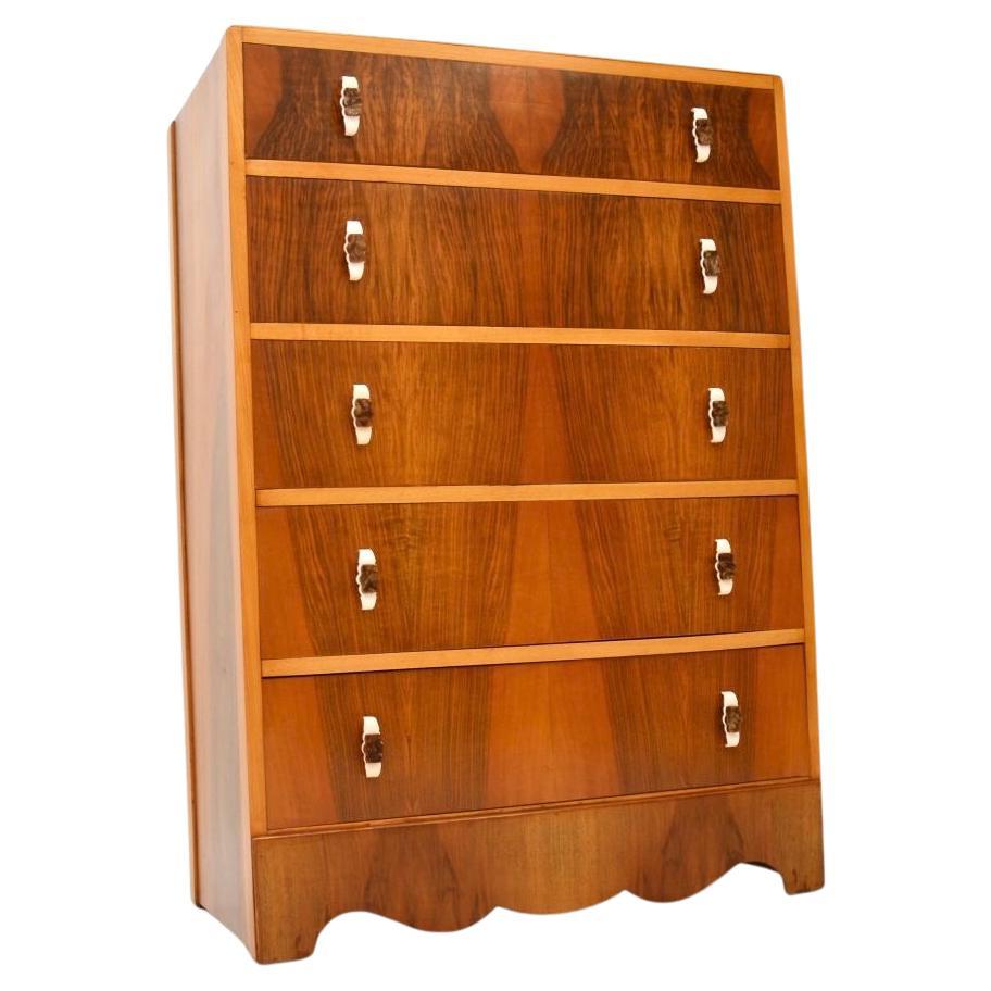 Commode Art Déco en noyer sculpté