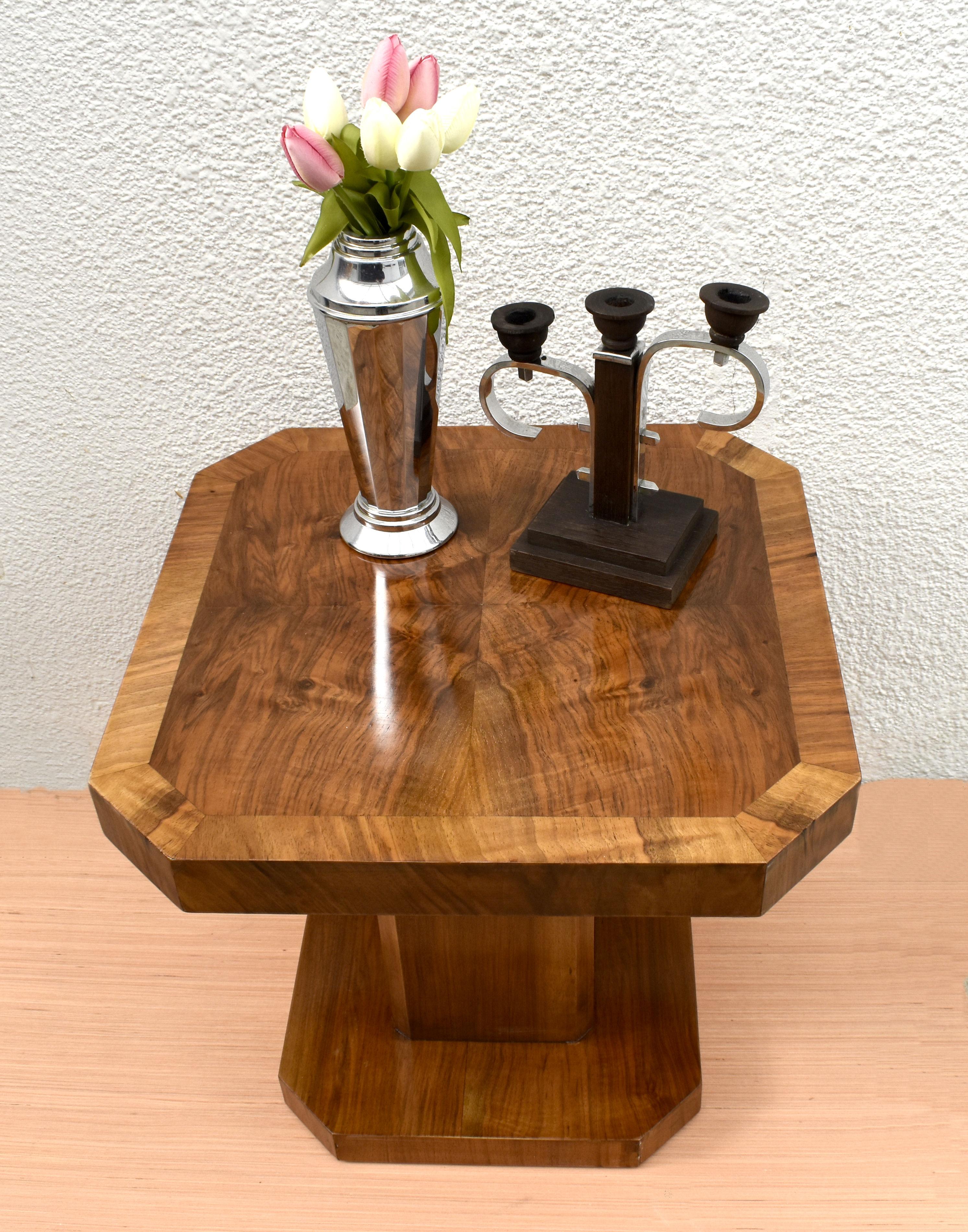 Art Deco Figured Walnut Coffee Table, c1930s, English For Sale 4