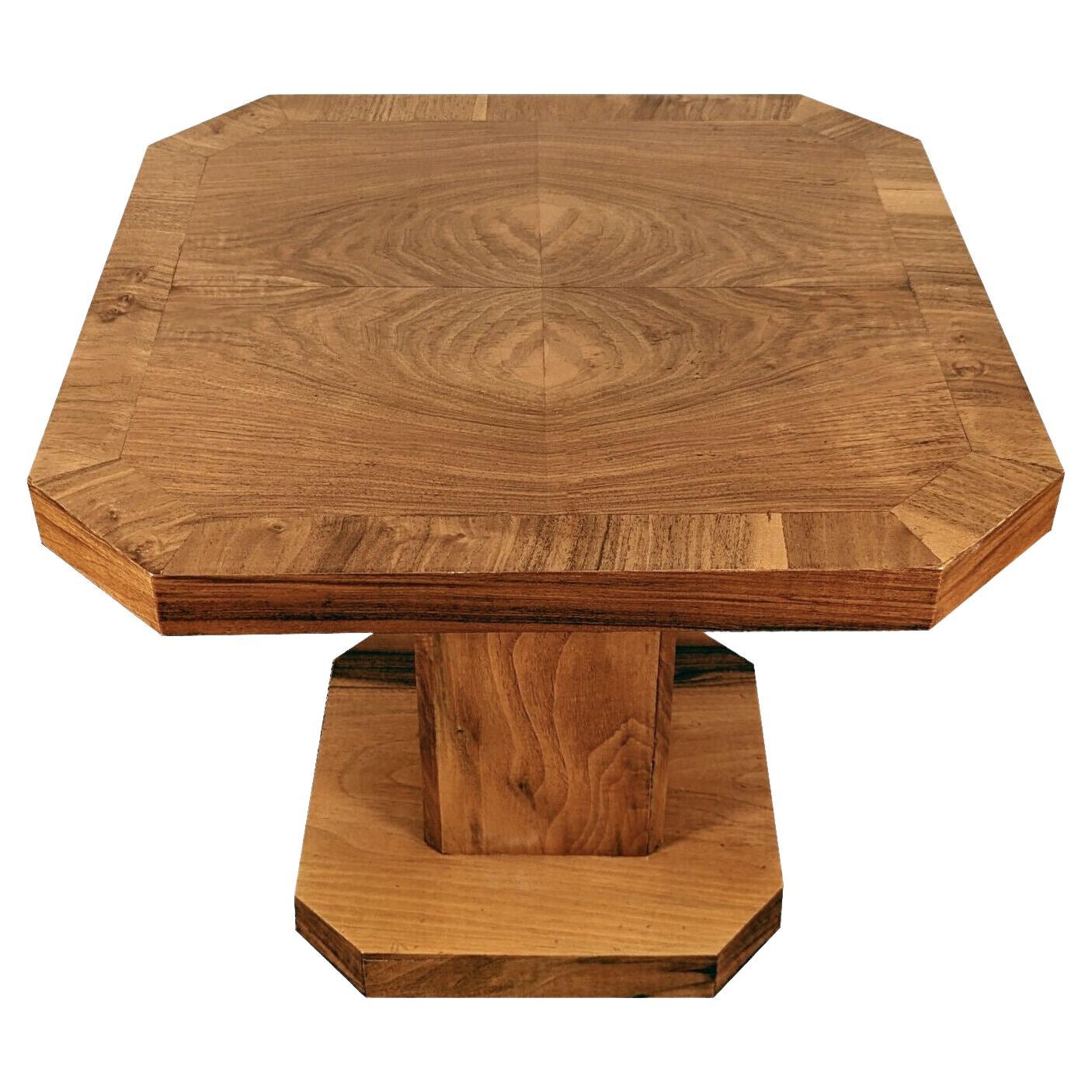 Mesa de centro Art Decó de nogal figurado, circa años 30, Inglaterra
