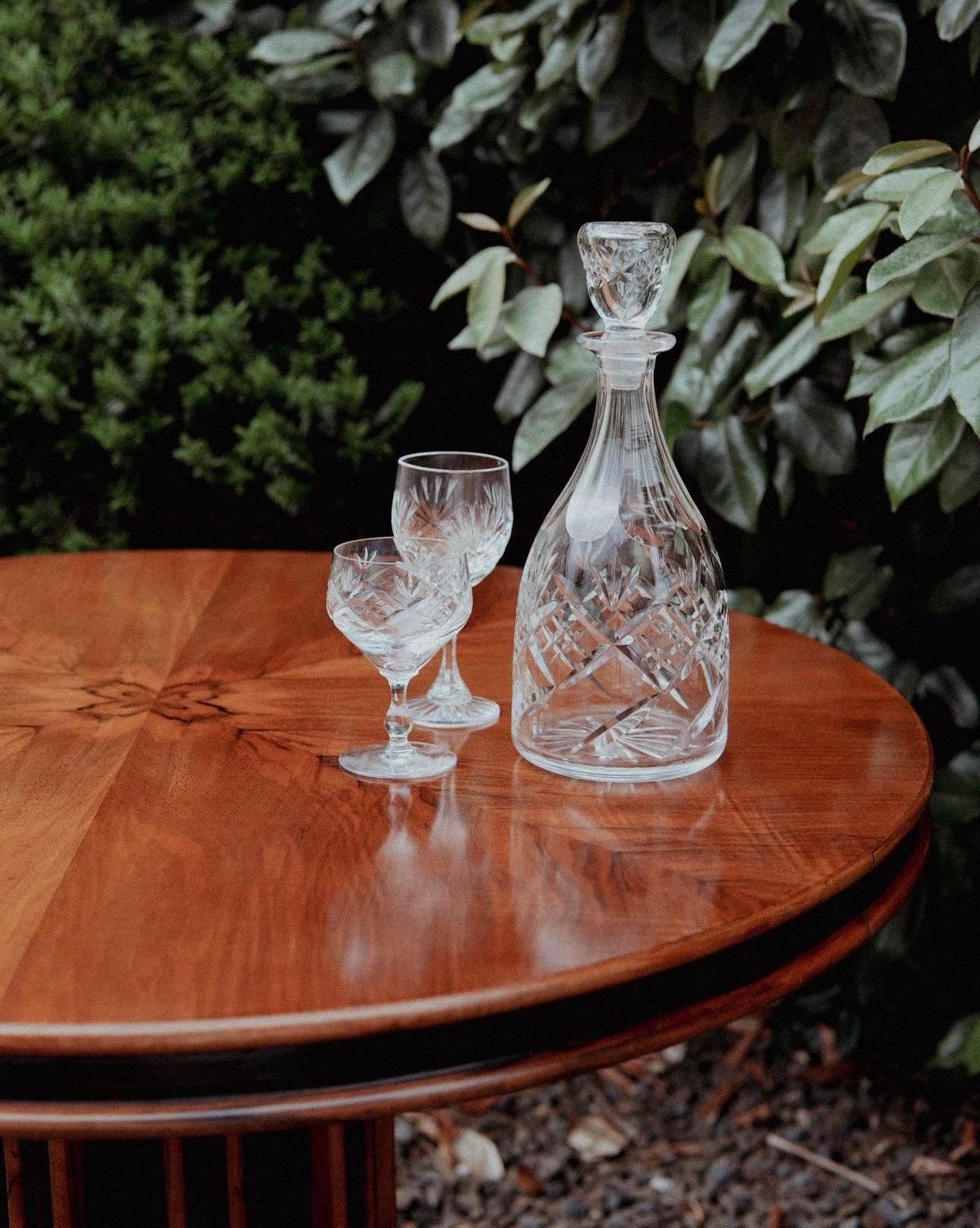 Art Deco Couchtisch aus gemasertem Nussbaum im Zustand „Gut“ im Angebot in Barnstaple, GB