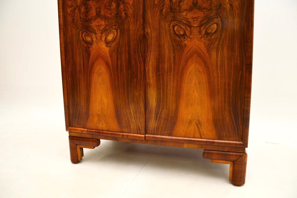 Art Deco Figured Walnut Compactum Chest of Drawers en vente 4