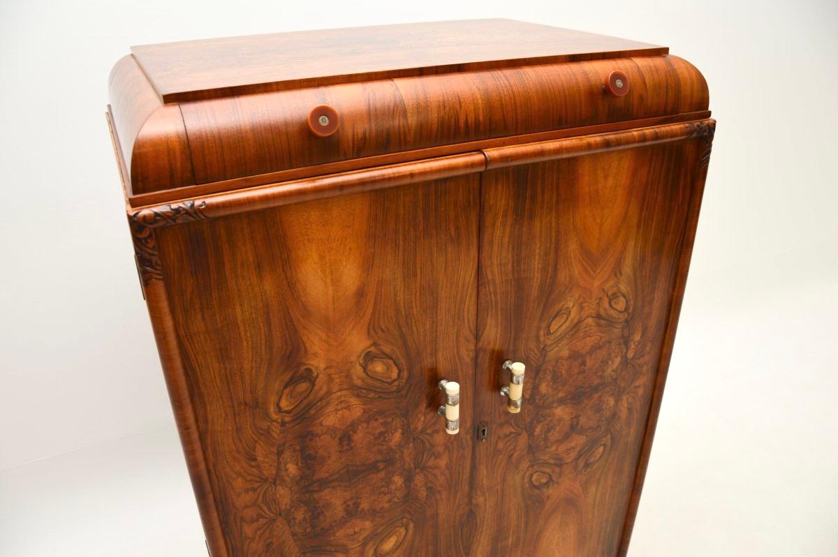 Art Deco Figured Walnut Compactum Chest of Drawers en vente 2