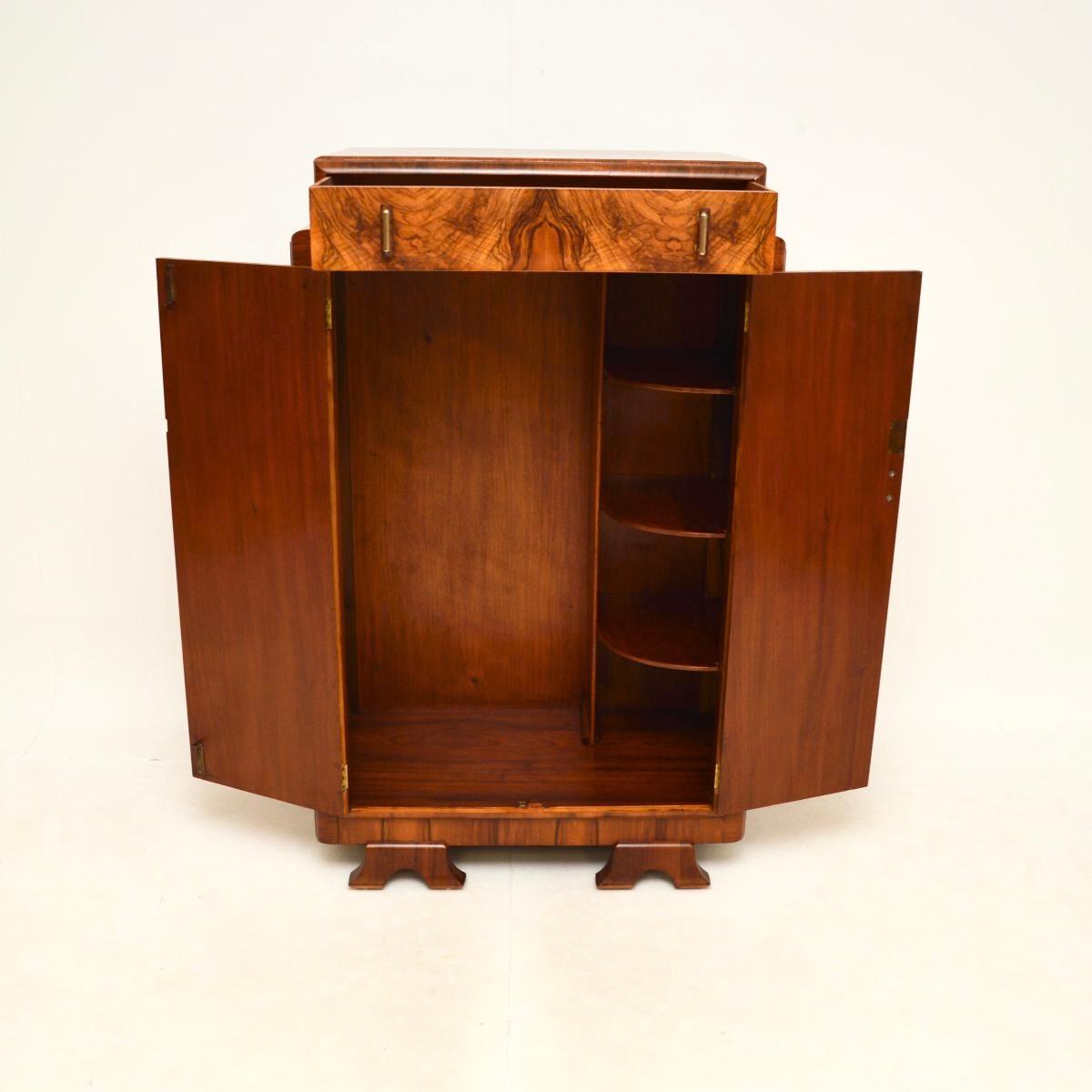 Armadio Compactum in noce figurato Art Déco In condizioni buone in vendita a London, GB