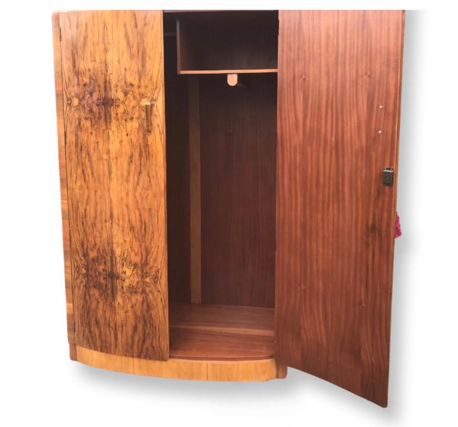 Art Deco Figured Walnut Double Bowfronted wardrobe In Good Condition For Sale In Barnstaple, GB