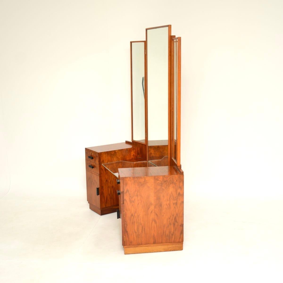 Art Deco Figured Walnut Dressing Table In Good Condition For Sale In London, GB