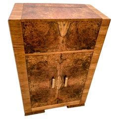 Bar-Cocktailschrank aus gemasertem Nussbaumholz im Art déco-Stil, englisch, um 1930
