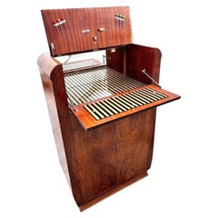 Cabinet da cocktail Dry Bar in noce figurato Art Déco, inglese, 1930 ca.