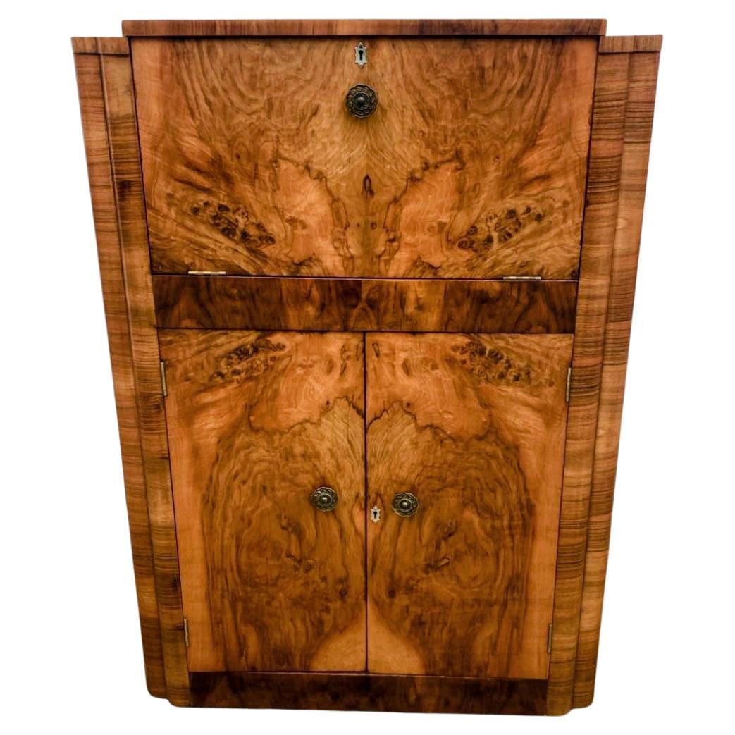 Art Deco Figured Walnut Dry Bar Cocktail Cabinet, English, c1930 For Sale 3
