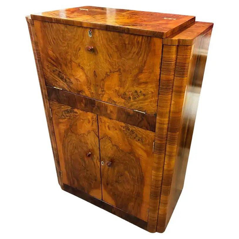 Art Deco Figured Walnut Dry Bar Cocktail Cabinet, English, c1930 Espejo en venta