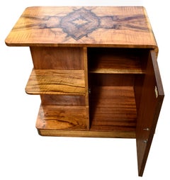 Table à livres anglaise Art Déco en noyer figuré sur roulettes, vers 1930