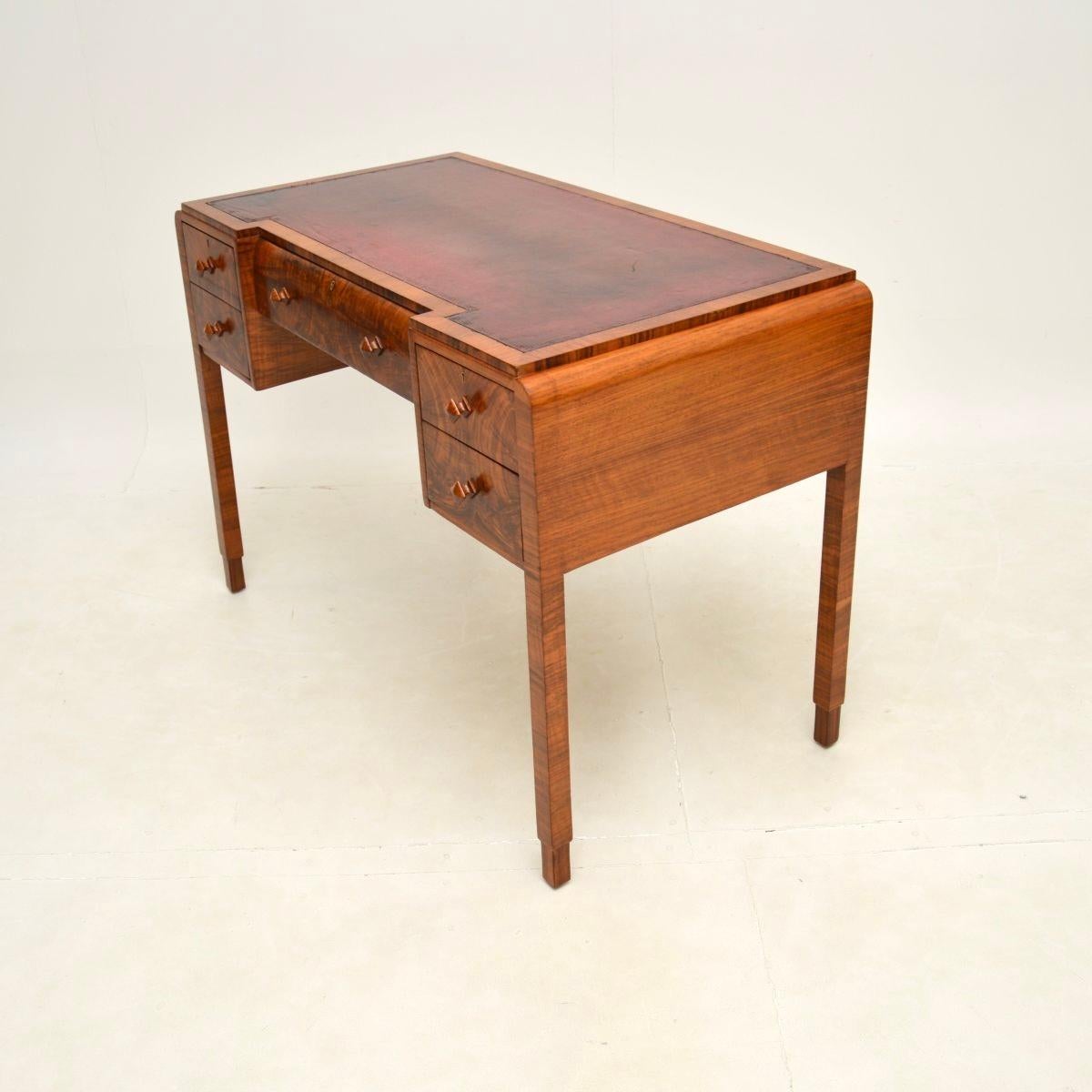 Art Deco Figured Walnut Leather Top Desk In Good Condition In London, GB