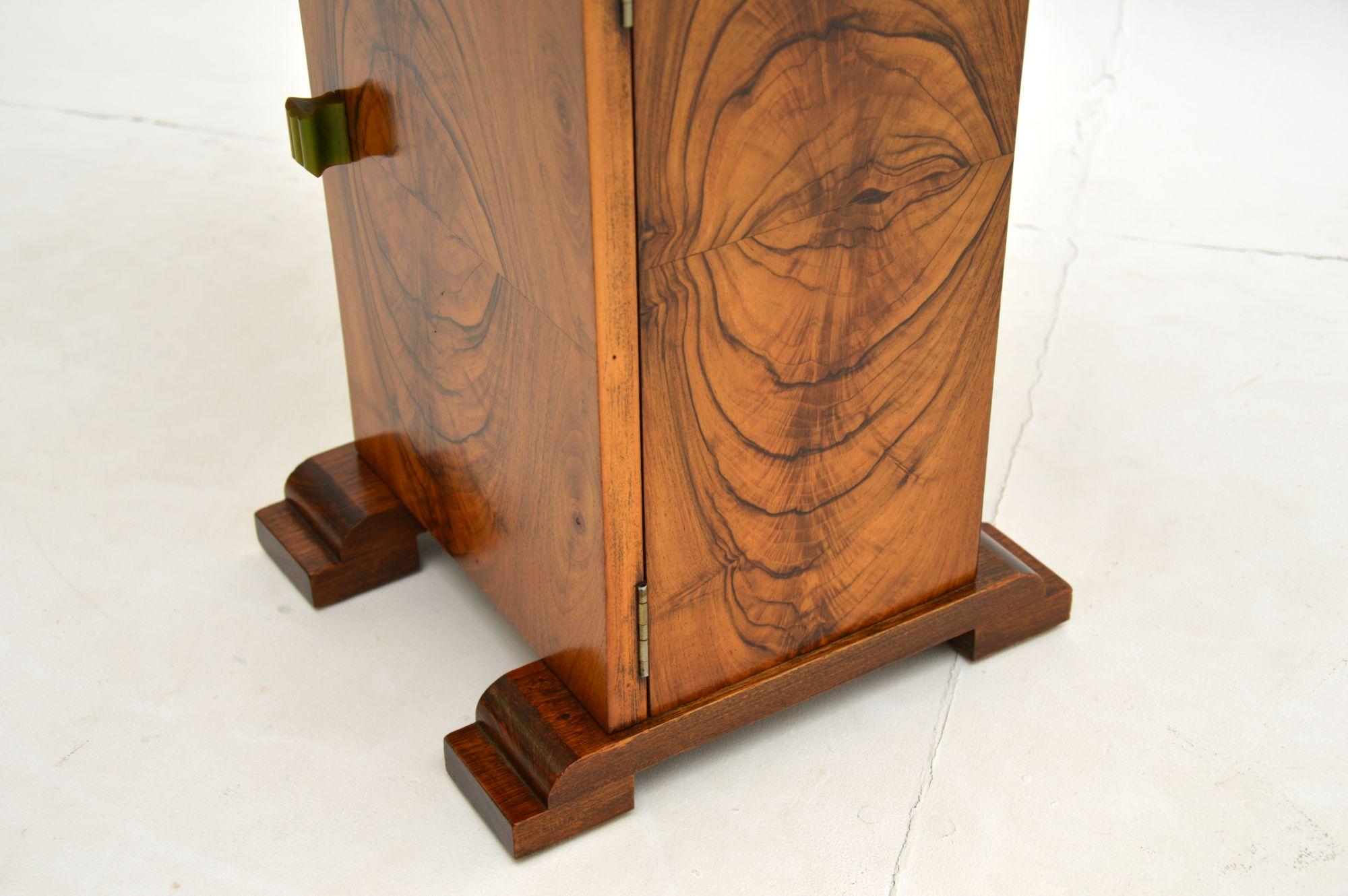 Art Deco Figured Walnut Occasional Coffee / Side Table 6