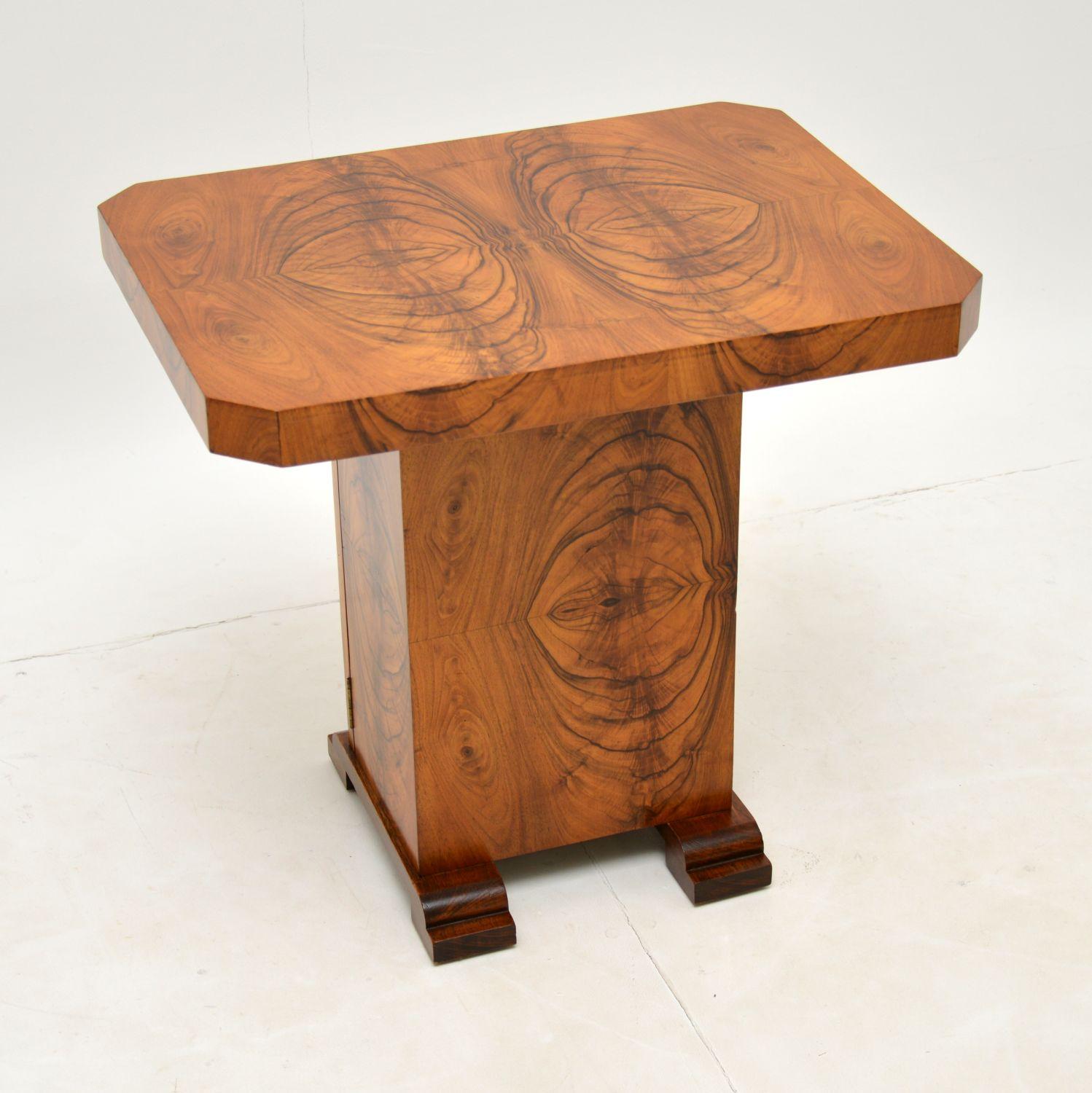 Art Deco Figured Walnut Occasional Coffee / Side Table 7
